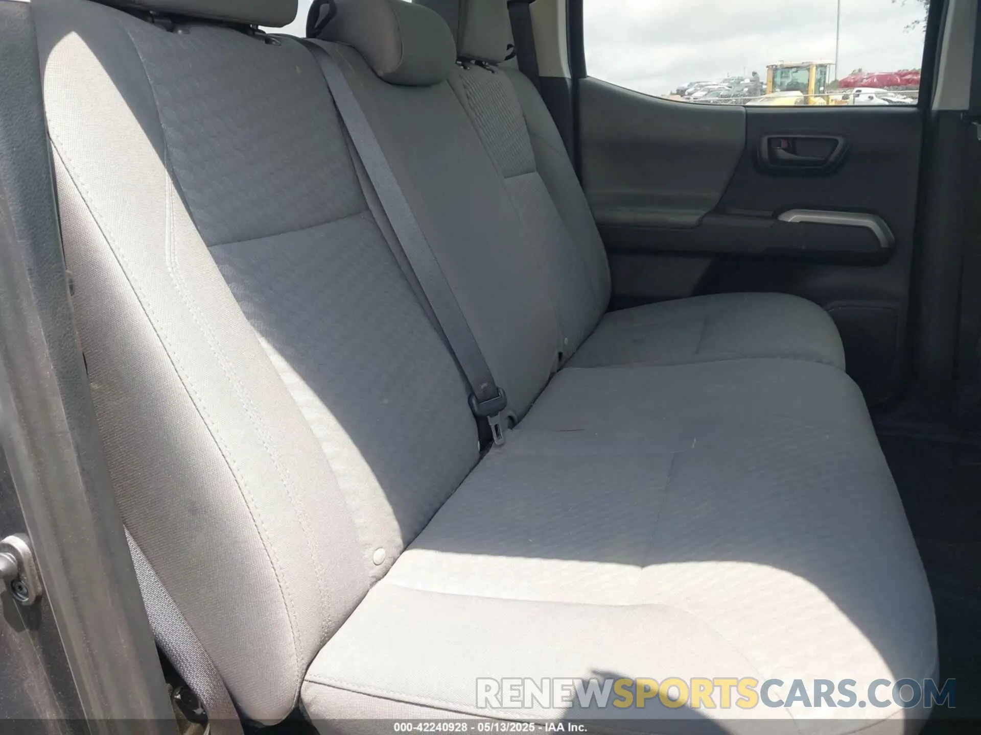 8 fotografías del automóvil dañado 3TYAX5GN4NT041089 TOYOTA TACOMA 2022