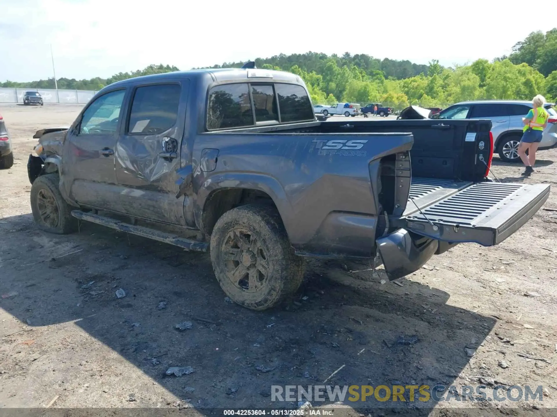 3 fotografías del automóvil dañado 3TYAX5GN5NT046897 TOYOTA TACOMA 2022