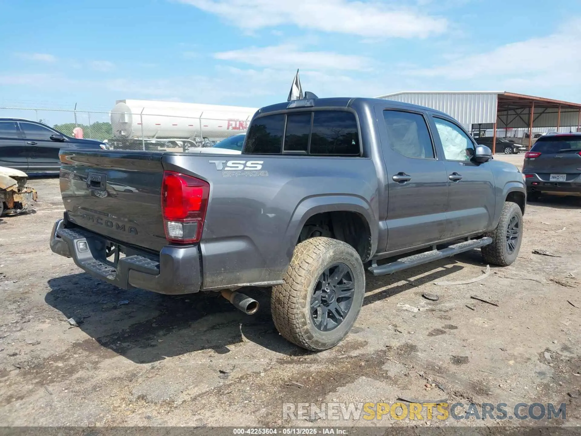 4 fotografías del automóvil dañado 3TYAX5GN5NT046897 TOYOTA TACOMA 2022
