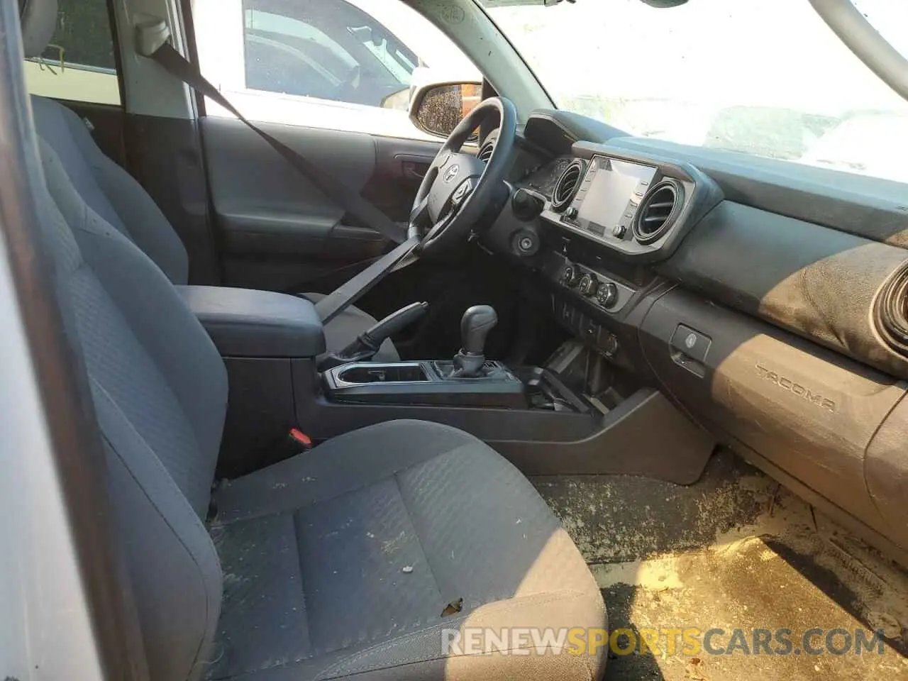 5 fotografías del automóvil dañado 3TYAX5GN6NT041952 TOYOTA TACOMA 2022
