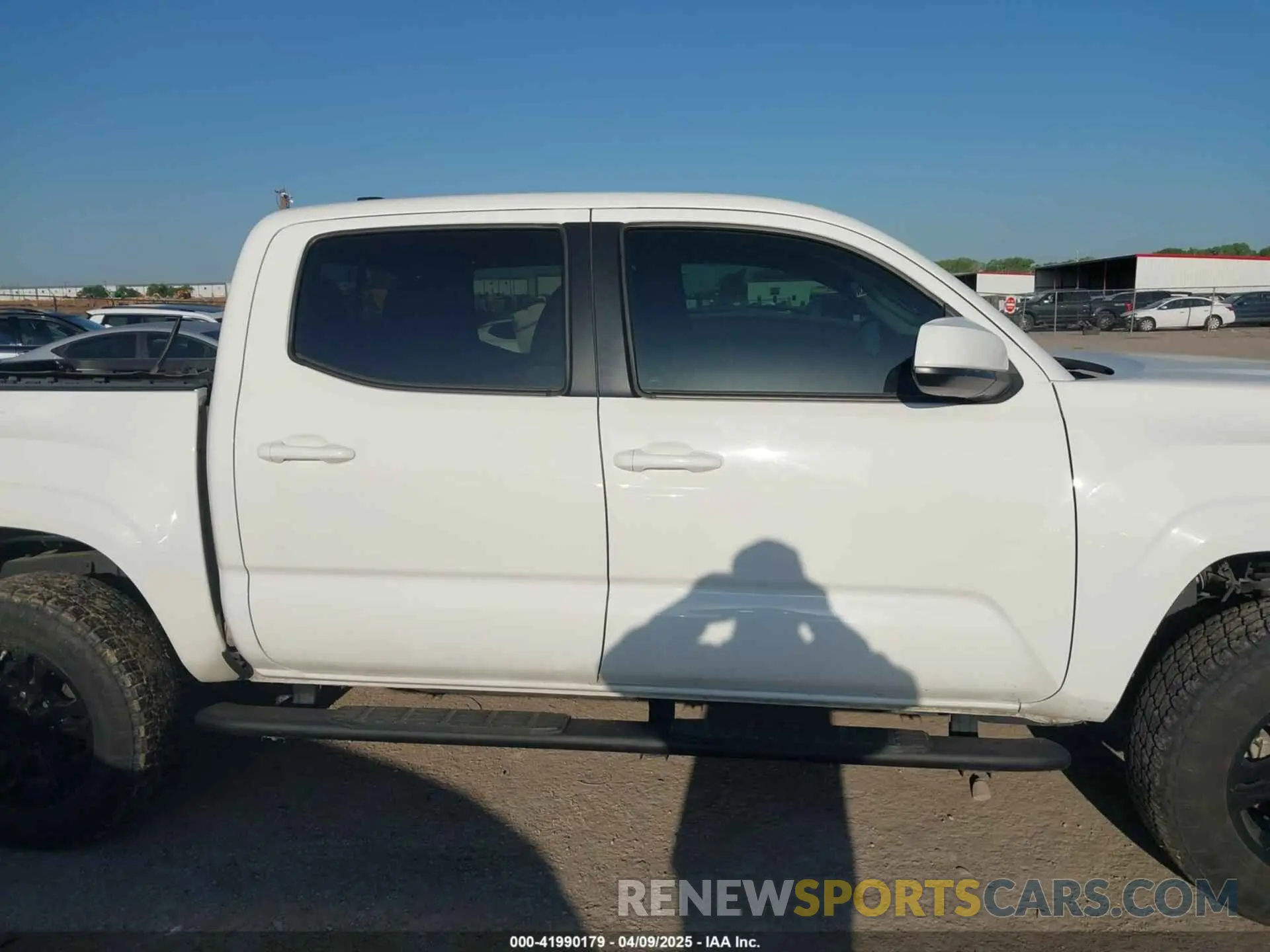 13 fotografías del automóvil dañado 3TYAX5GN6NT057732 TOYOTA TACOMA 2022