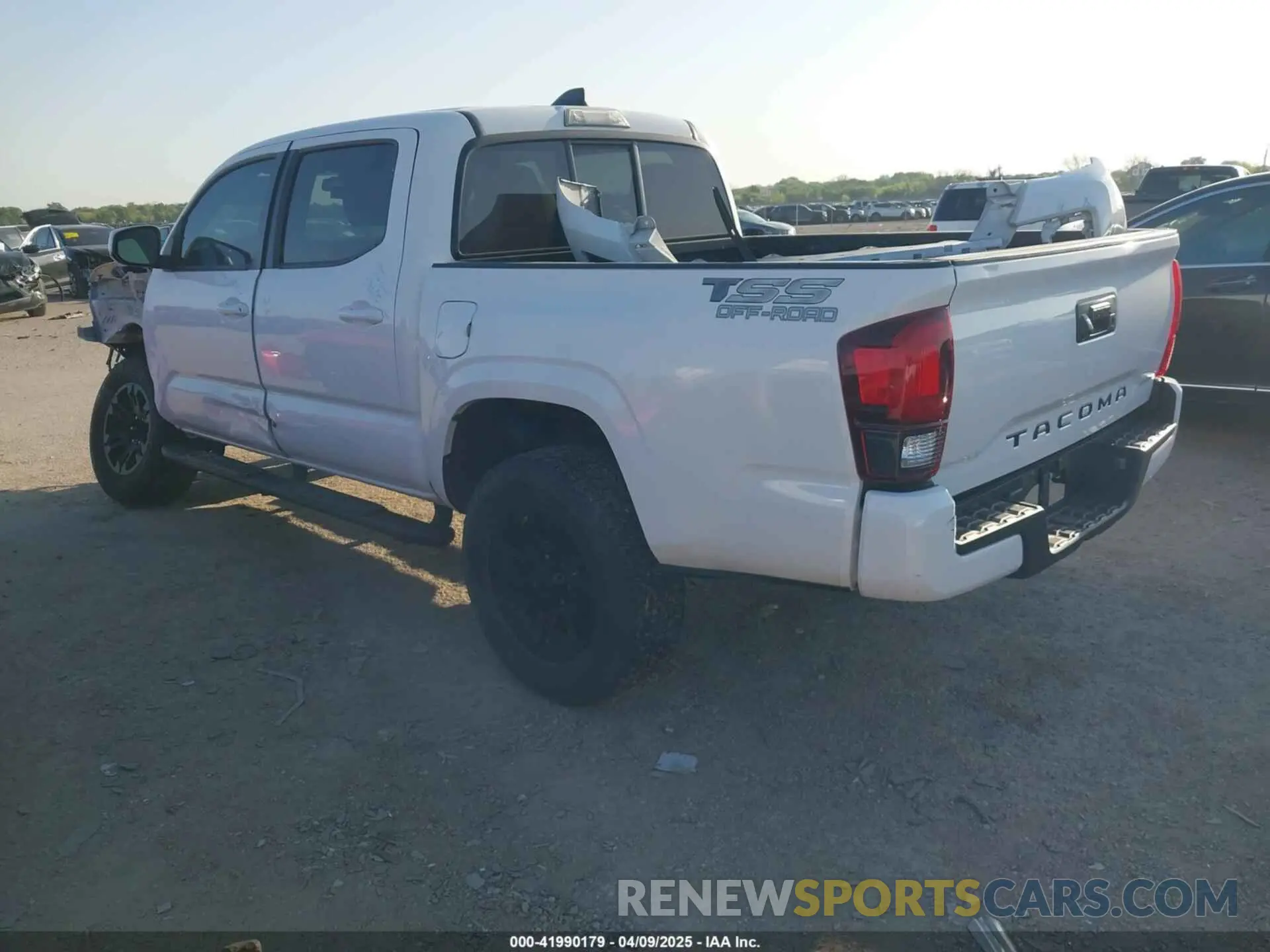 3 fotografías del automóvil dañado 3TYAX5GN6NT057732 TOYOTA TACOMA 2022