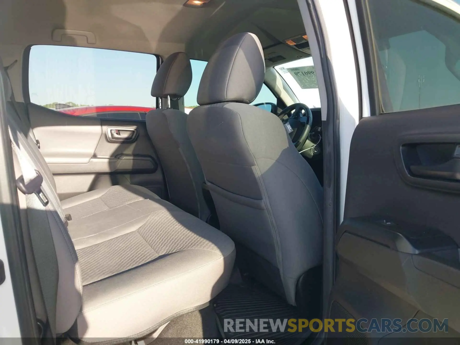 8 fotografías del automóvil dañado 3TYAX5GN6NT057732 TOYOTA TACOMA 2022