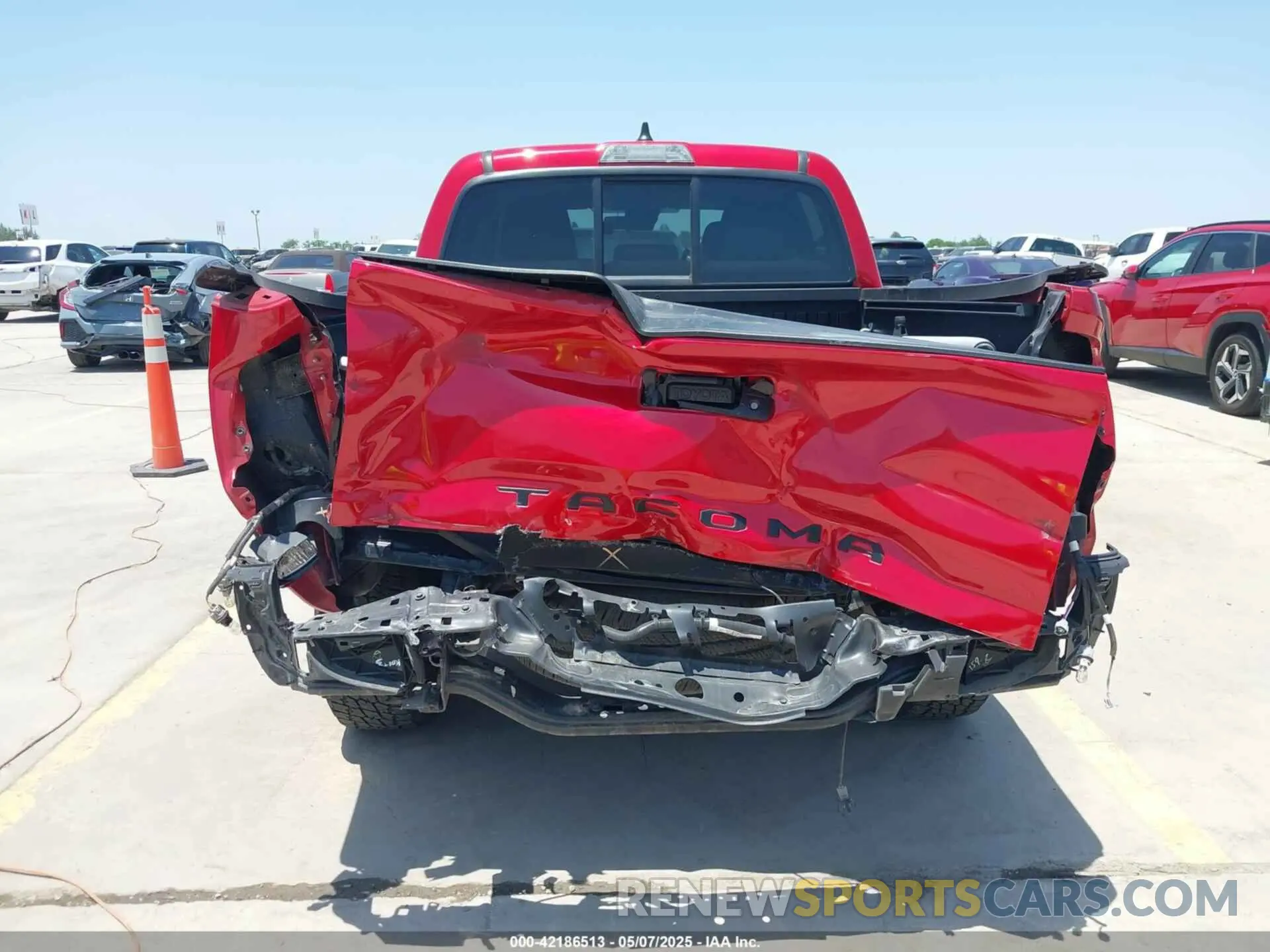17 fotografías del automóvil dañado 3TYAX5GN6NT060646 TOYOTA TACOMA 2022