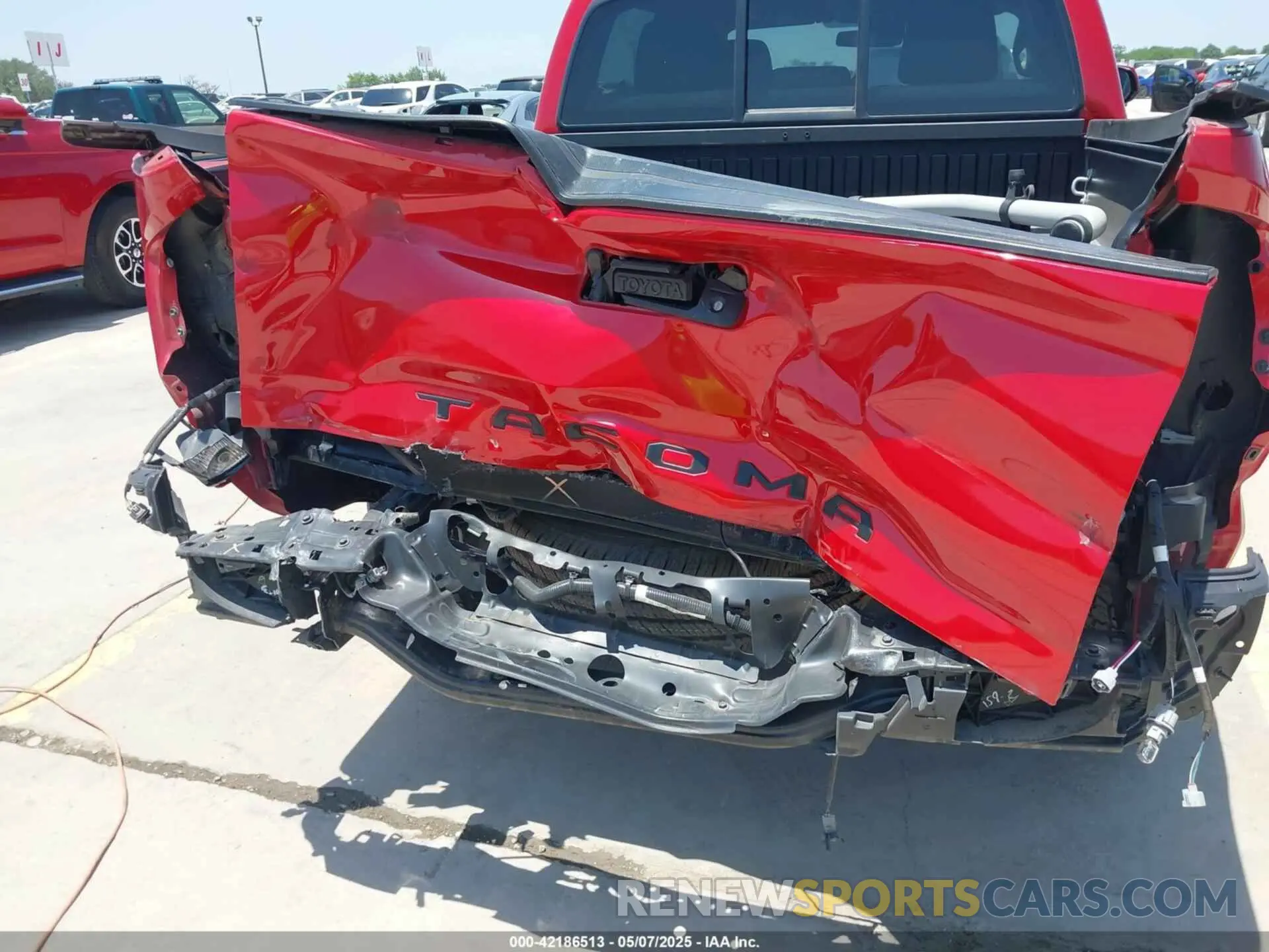 18 fotografías del automóvil dañado 3TYAX5GN6NT060646 TOYOTA TACOMA 2022