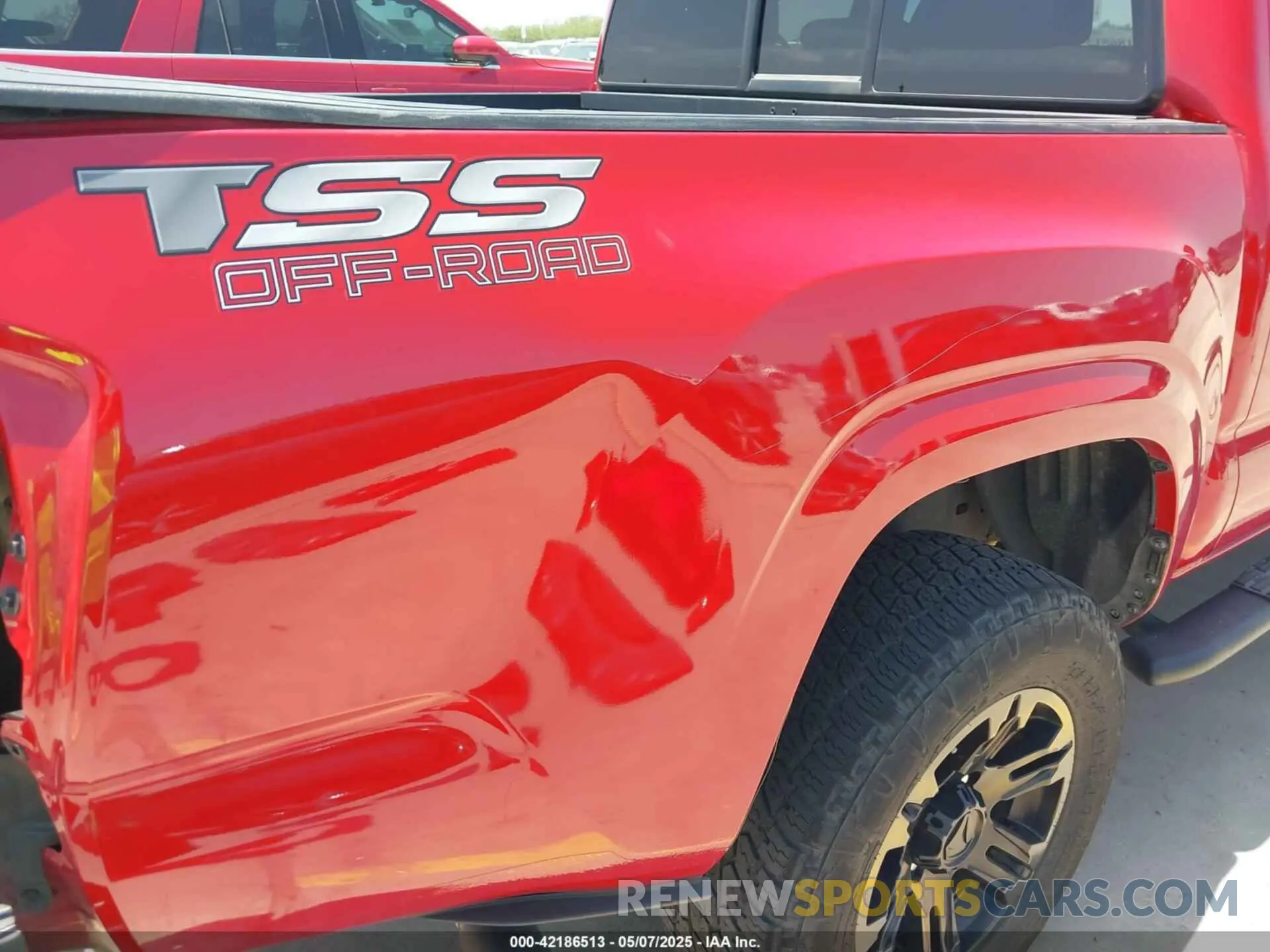 19 fotografías del automóvil dañado 3TYAX5GN6NT060646 TOYOTA TACOMA 2022