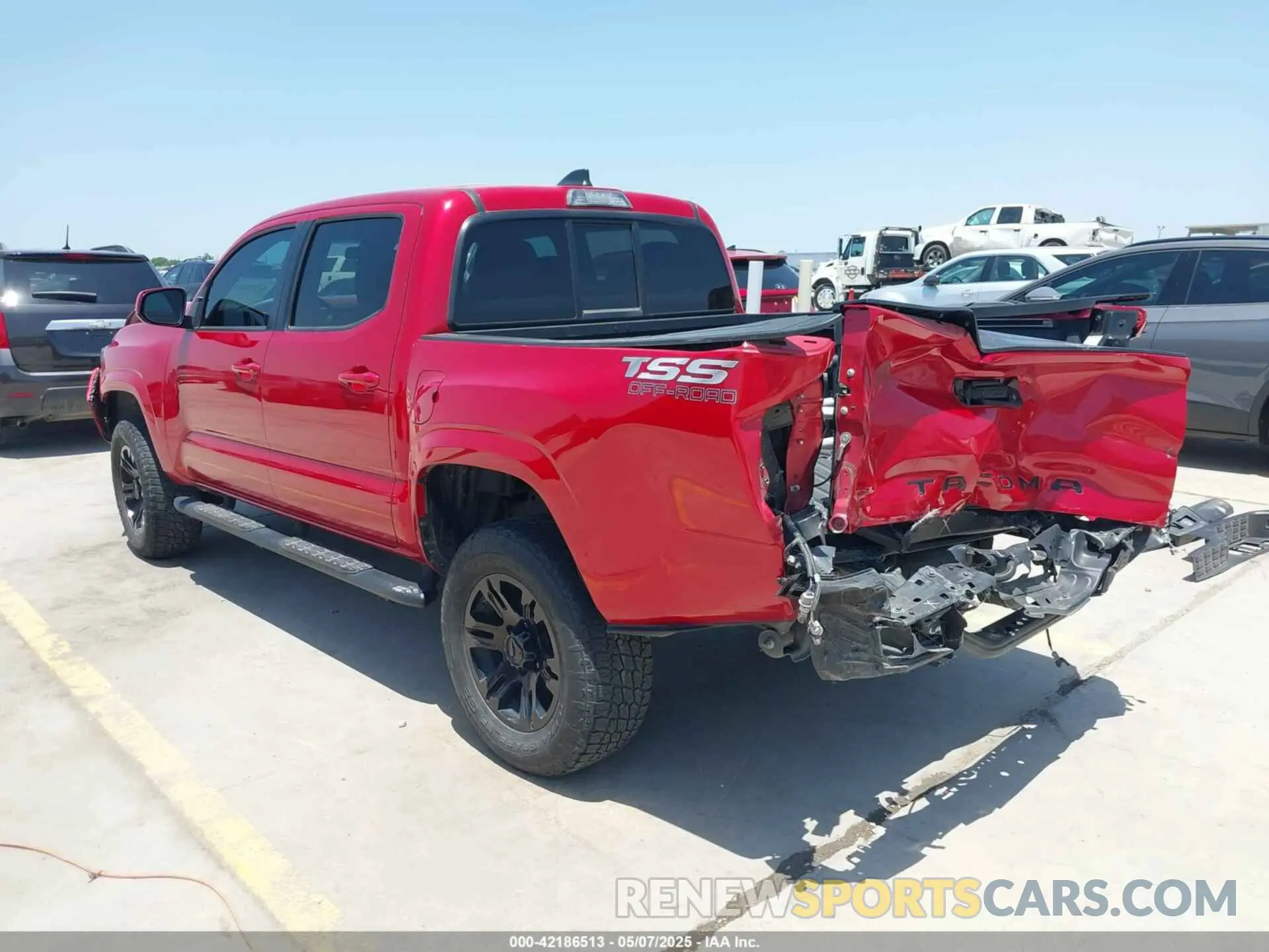 3 fotografías del automóvil dañado 3TYAX5GN6NT060646 TOYOTA TACOMA 2022