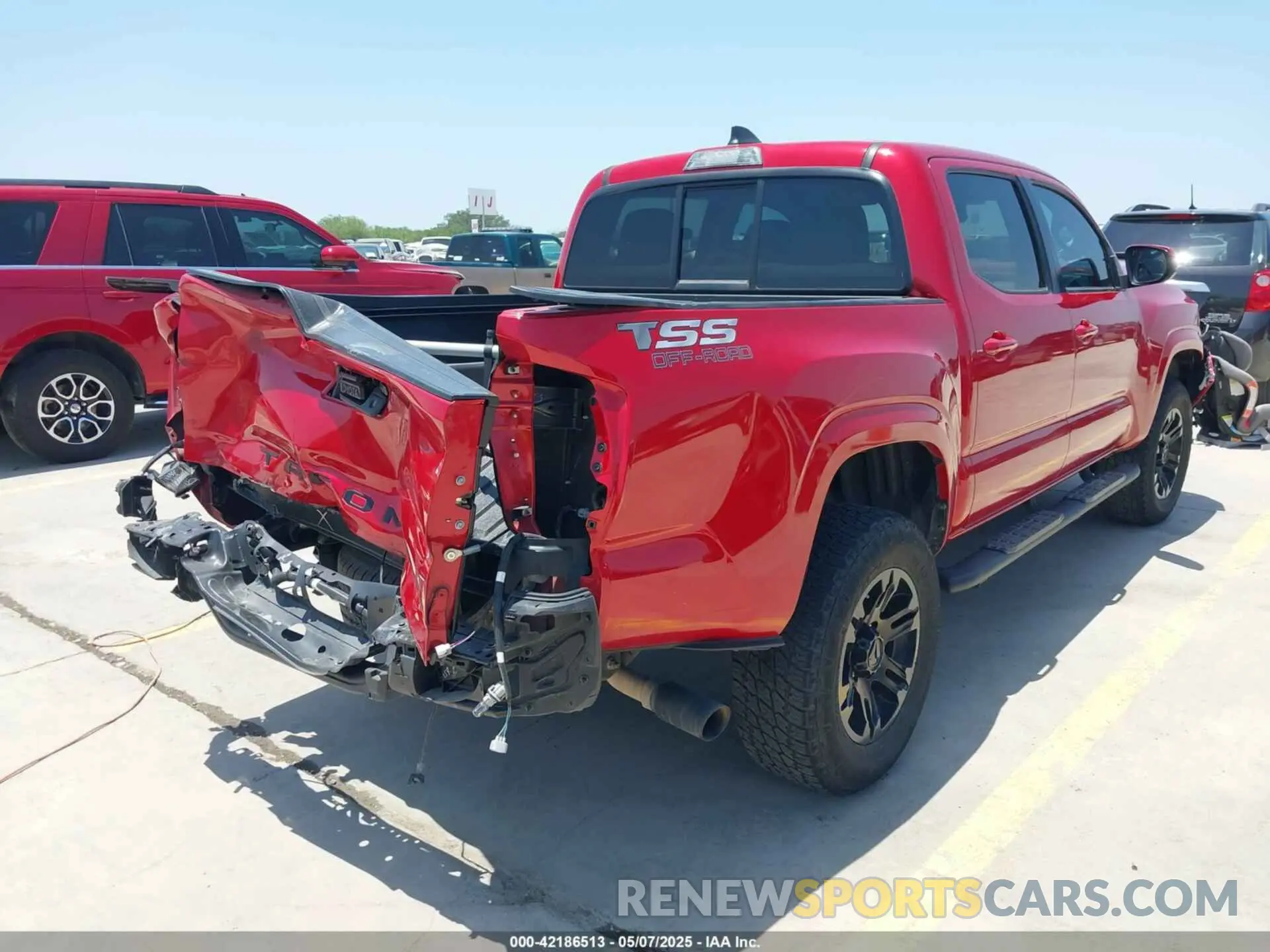 4 fotografías del automóvil dañado 3TYAX5GN6NT060646 TOYOTA TACOMA 2022