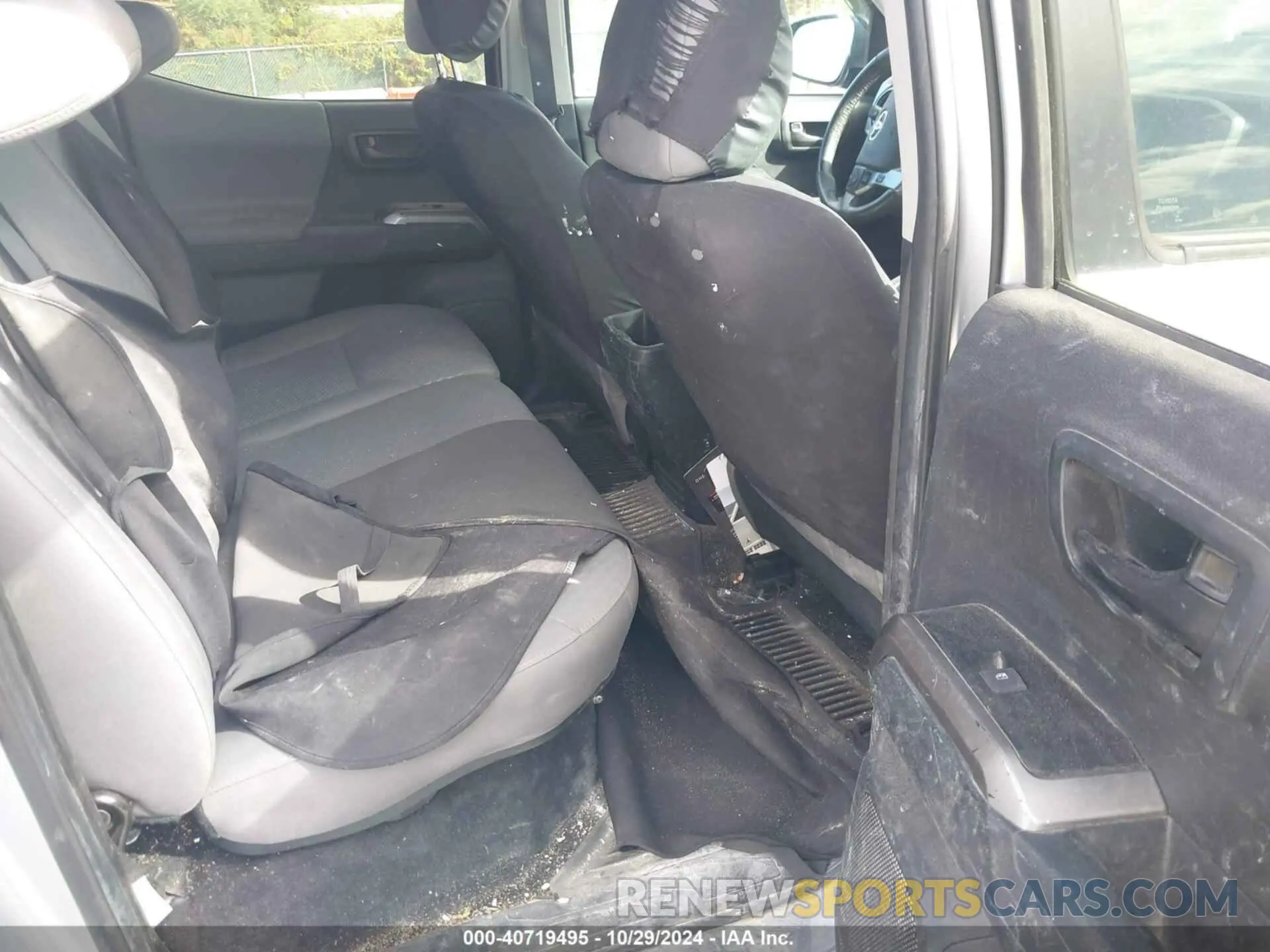 8 fotografías del automóvil dañado 3TYBZ5DN6NT001695 TOYOTA TACOMA 2022