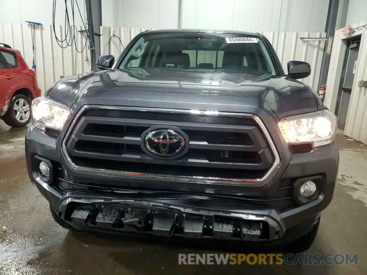 5 fotografías del automóvil dañado 3TYCZ5AN0NT069046 TOYOTA TACOMA 2022