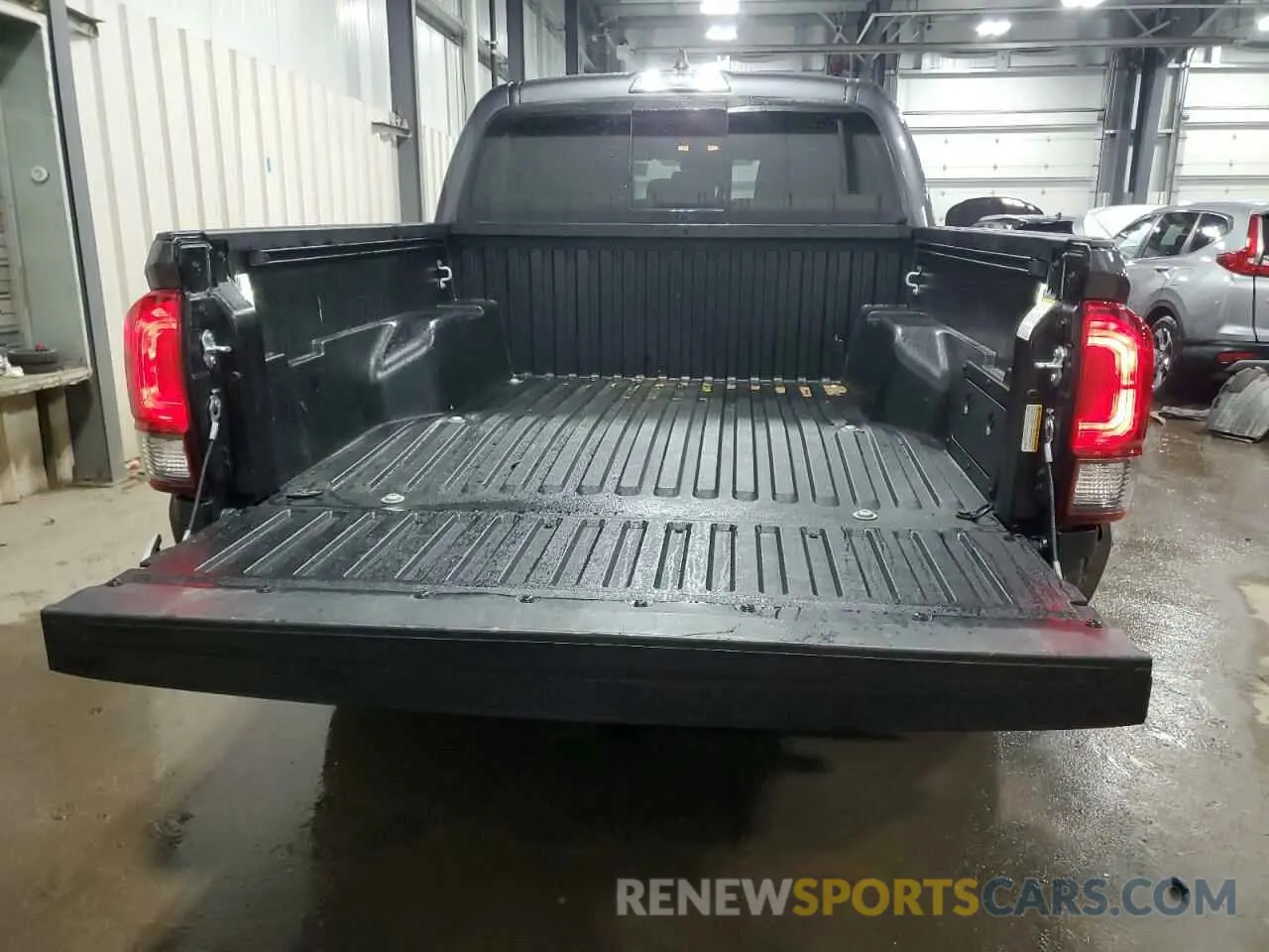 6 fotografías del automóvil dañado 3TYCZ5AN0NT069046 TOYOTA TACOMA 2022
