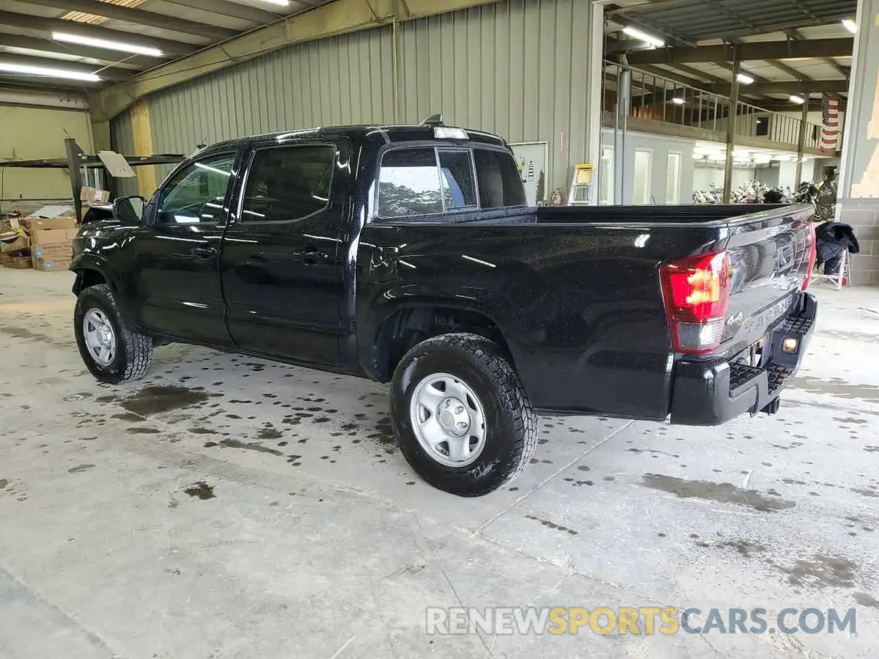 2 fotografías del automóvil dañado 3TYCZ5AN0NT073890 TOYOTA TACOMA 2022