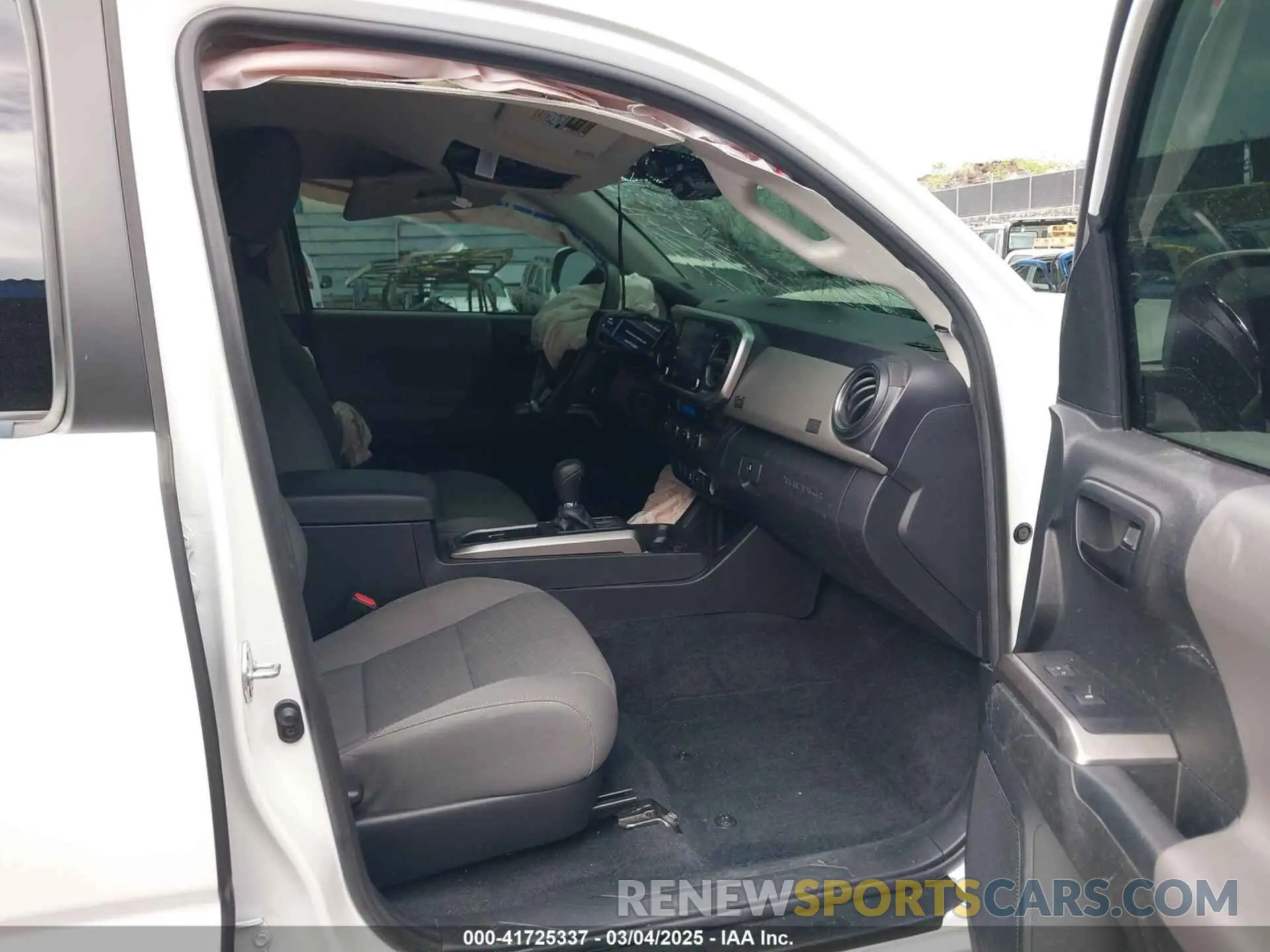 5 fotografías del automóvil dañado 3TYCZ5AN1NT054152 TOYOTA TACOMA 2022