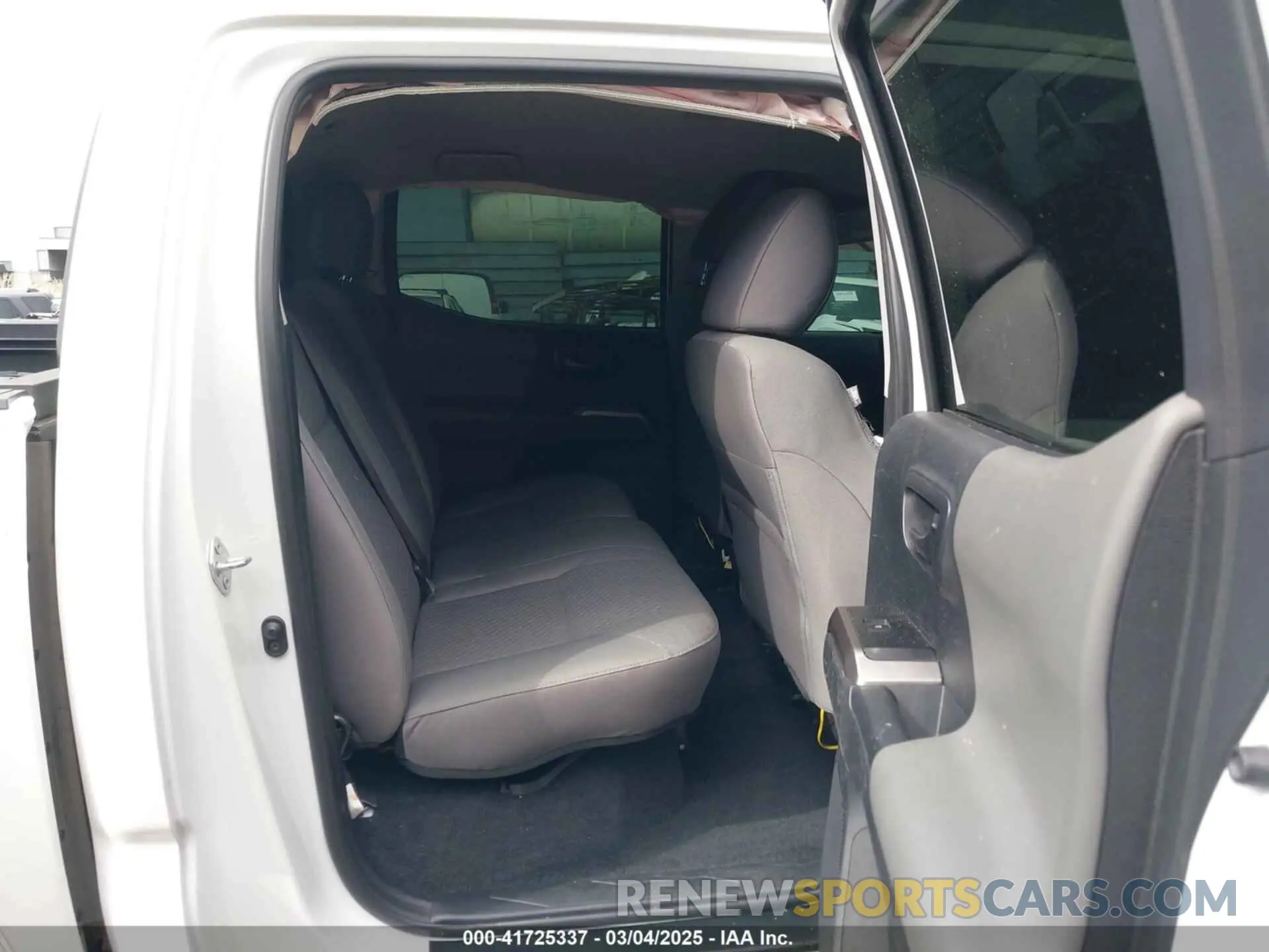 8 fotografías del automóvil dañado 3TYCZ5AN1NT054152 TOYOTA TACOMA 2022