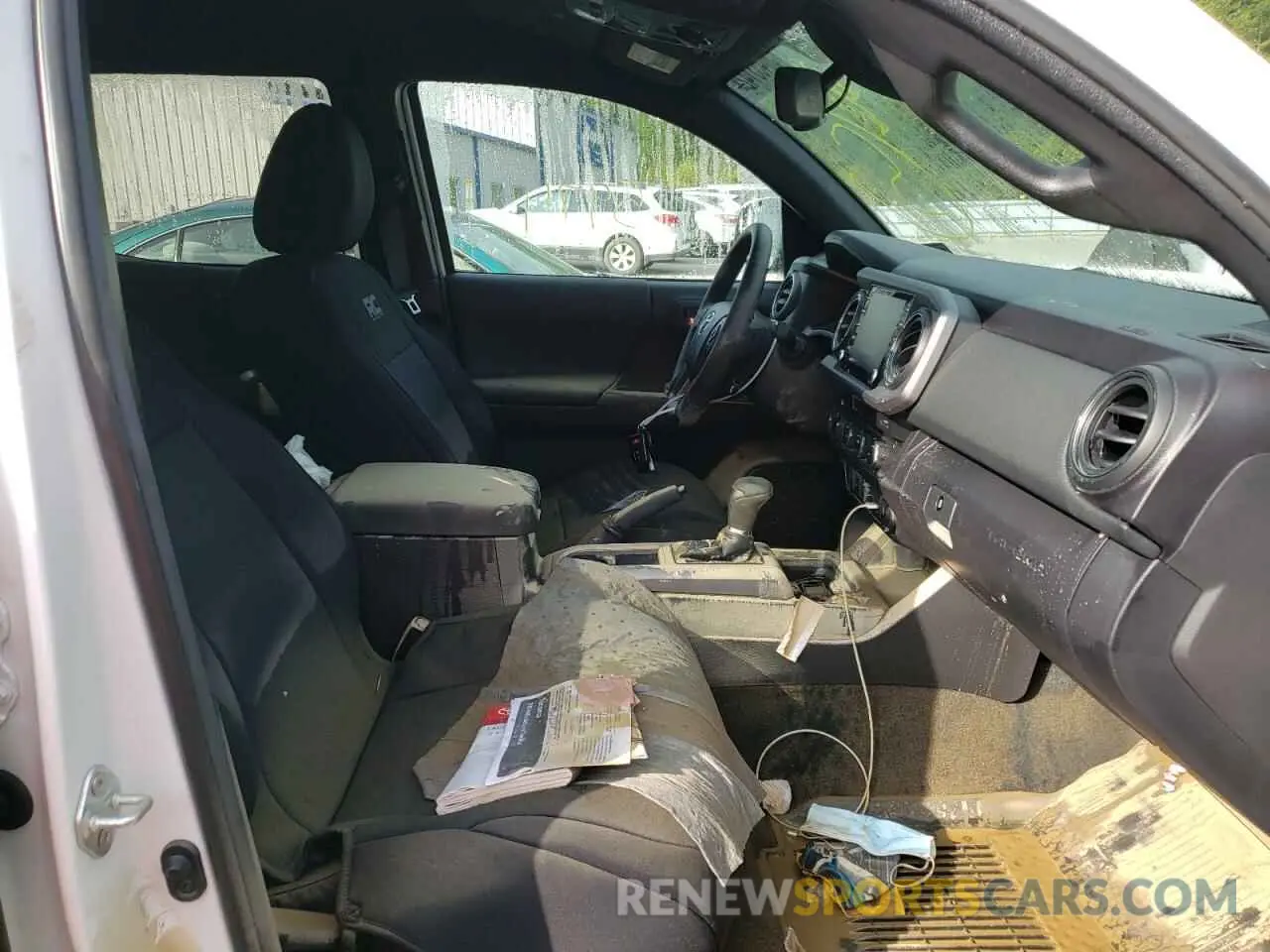5 fotografías del automóvil dañado 3TYCZ5AN1NT056421 TOYOTA TACOMA 2022