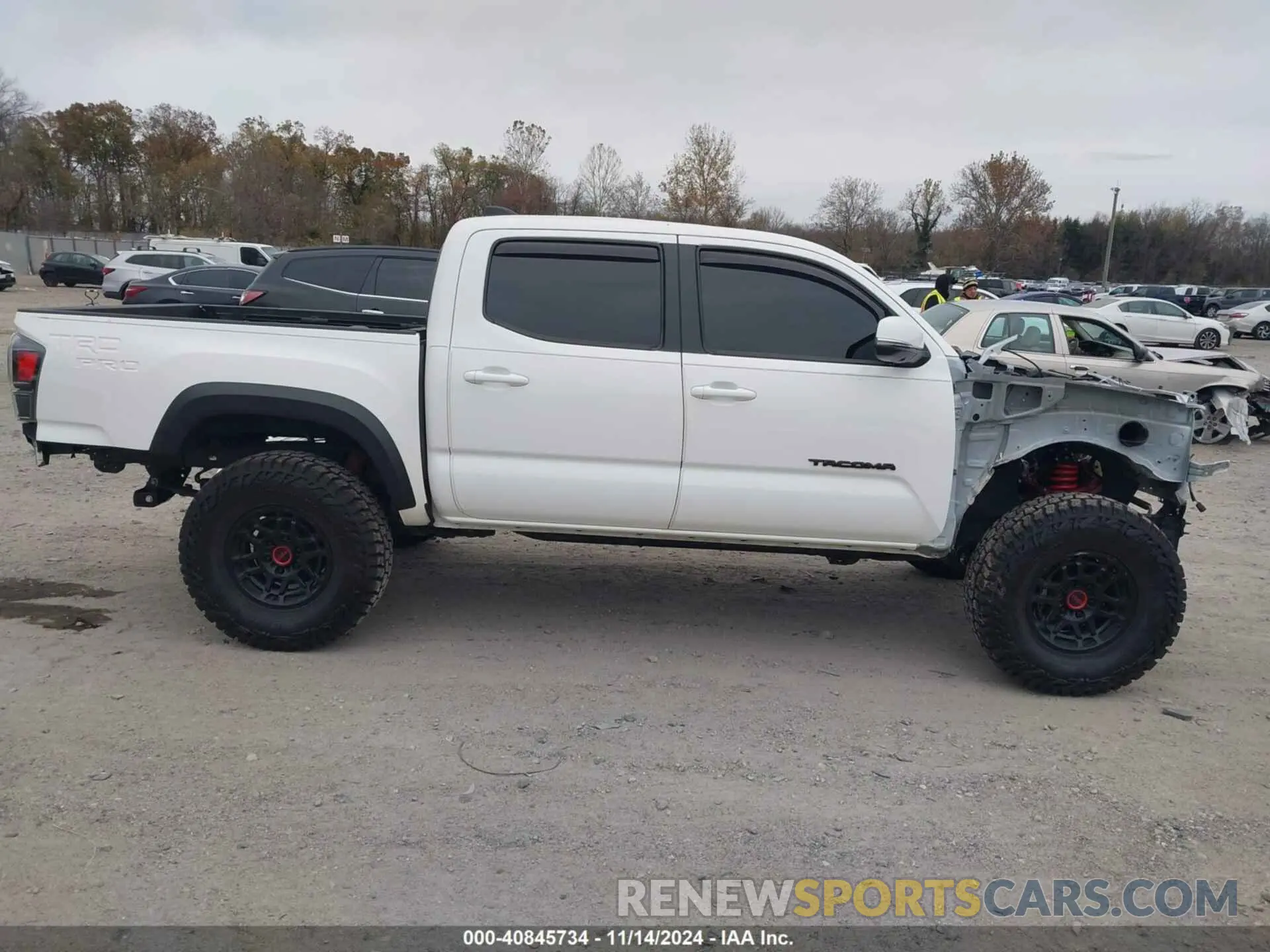 13 fotografías del automóvil dañado 3TYCZ5AN2NT064978 TOYOTA TACOMA 2022