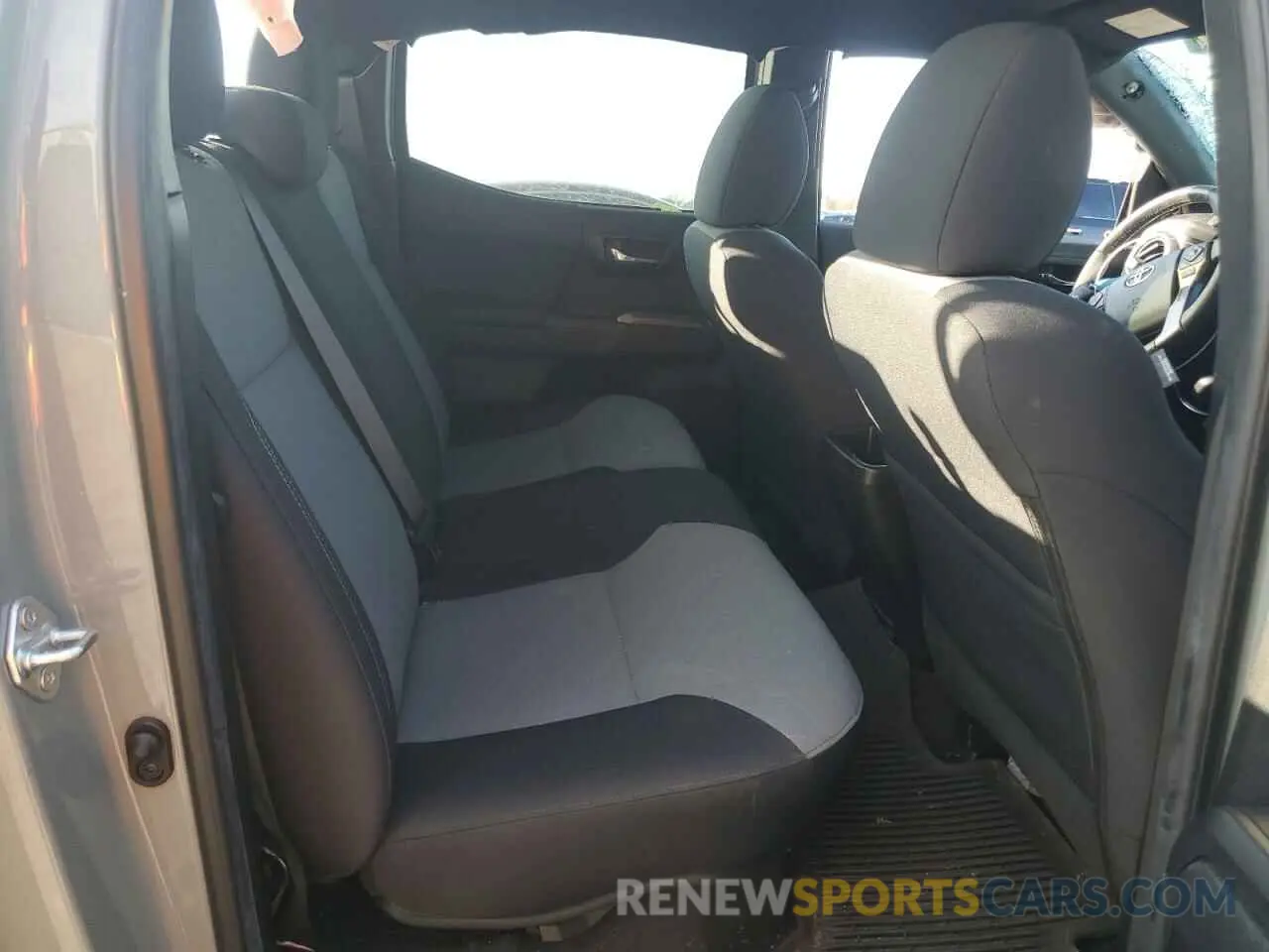 10 fotografías del automóvil dañado 3TYCZ5AN2NT090982 TOYOTA TACOMA 2022