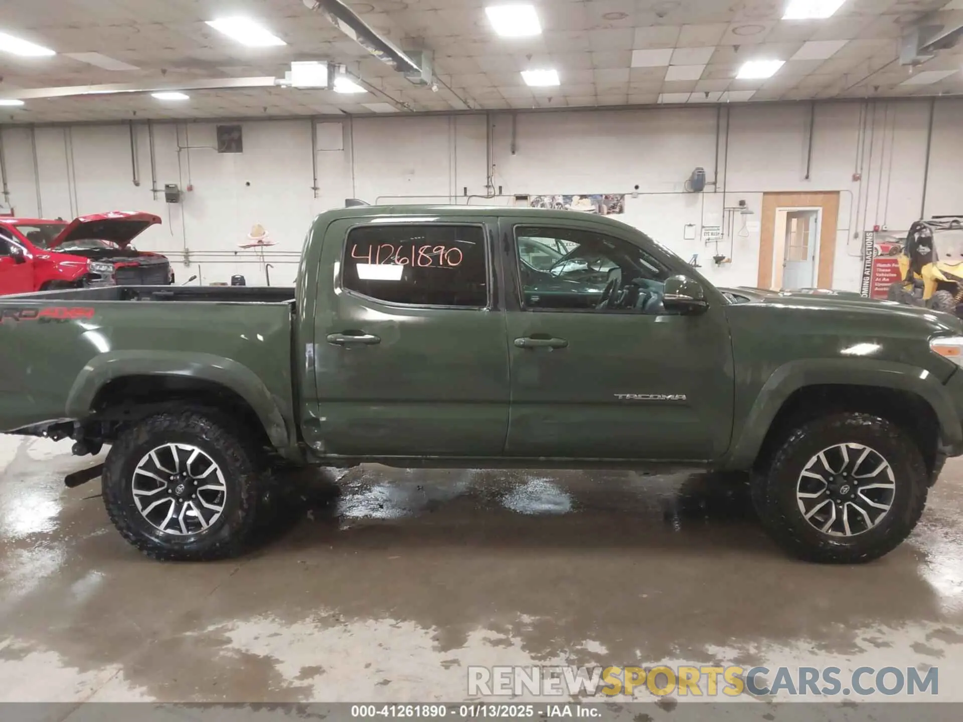 13 fotografías del automóvil dañado 3TYCZ5AN2NT091601 TOYOTA TACOMA 2022