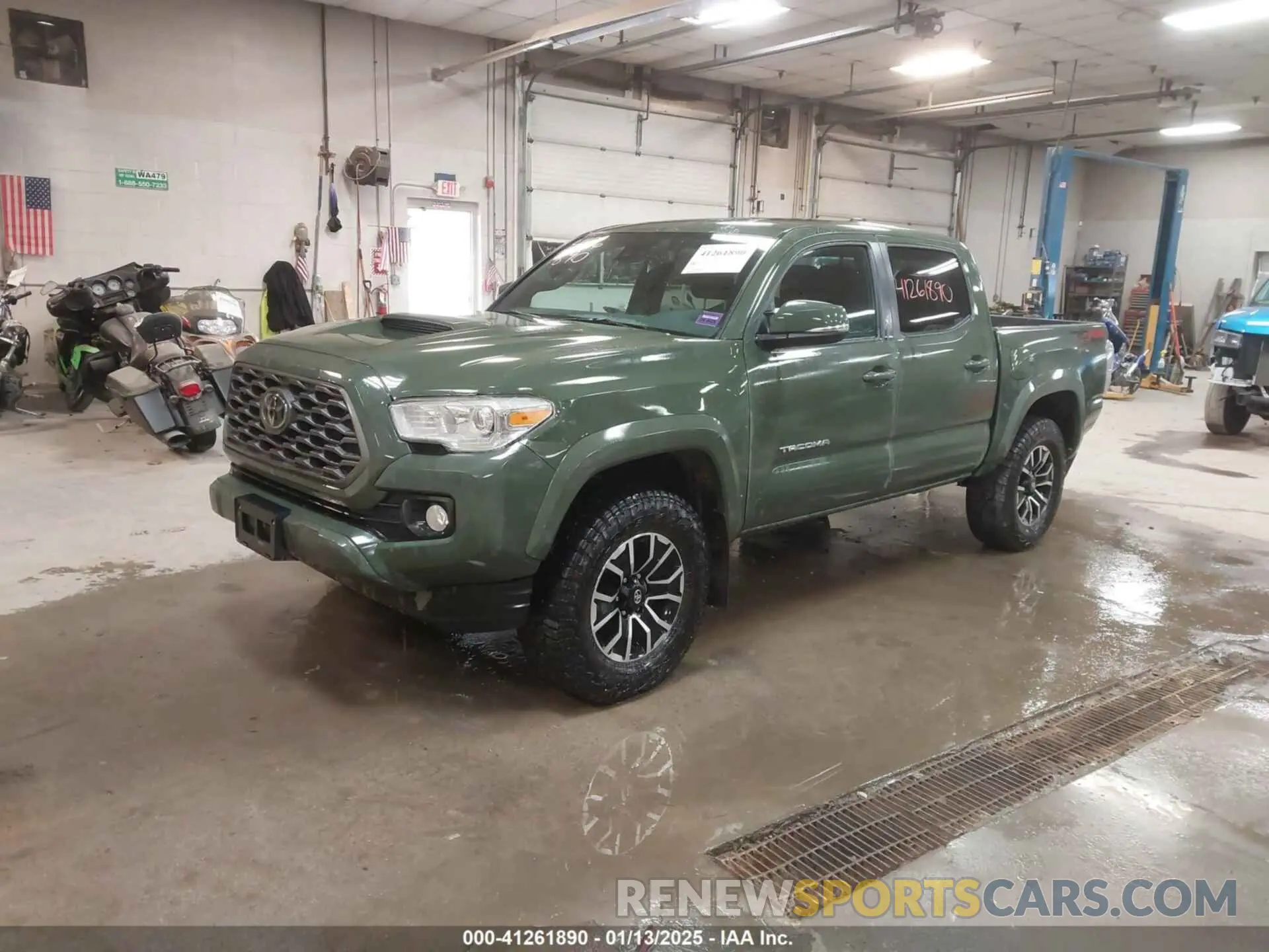 2 fotografías del automóvil dañado 3TYCZ5AN2NT091601 TOYOTA TACOMA 2022
