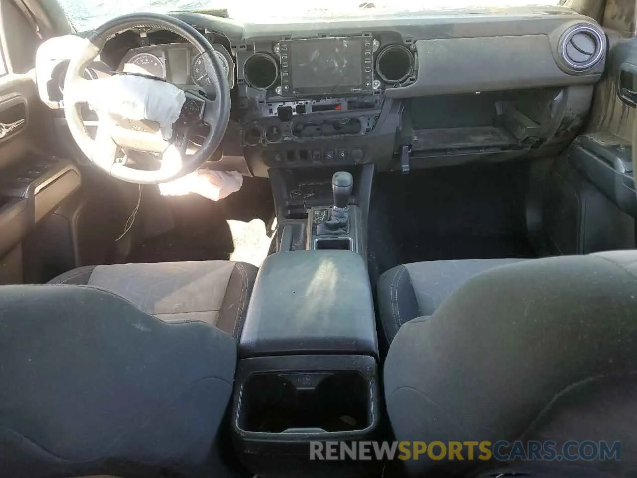 8 fotografías del automóvil dañado 3TYCZ5AN2NT096491 TOYOTA TACOMA 2022