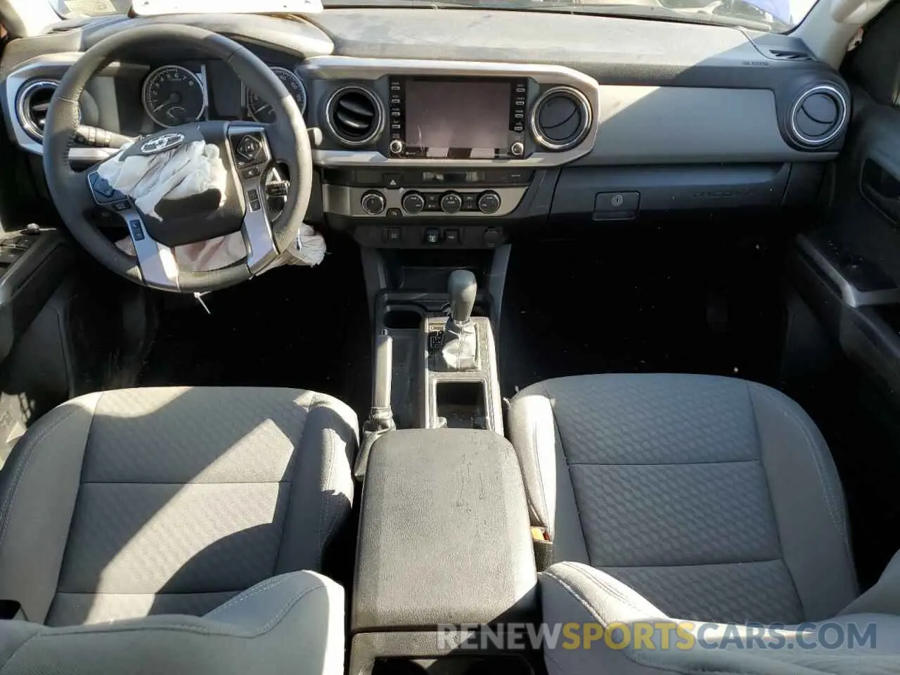 8 fotografías del automóvil dañado 3TYCZ5AN3NT077464 TOYOTA TACOMA 2022