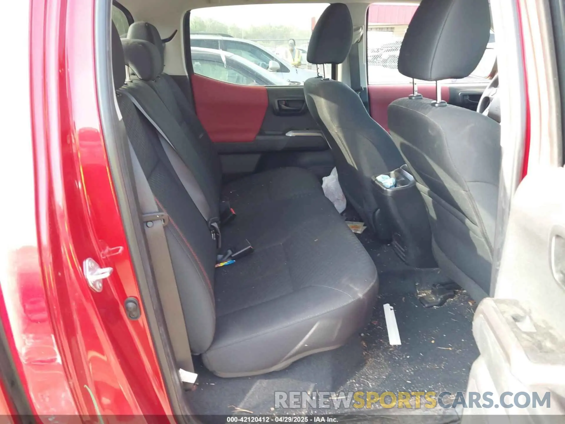 8 fotografías del automóvil dañado 3TYCZ5AN4NT101268 TOYOTA TACOMA 2022