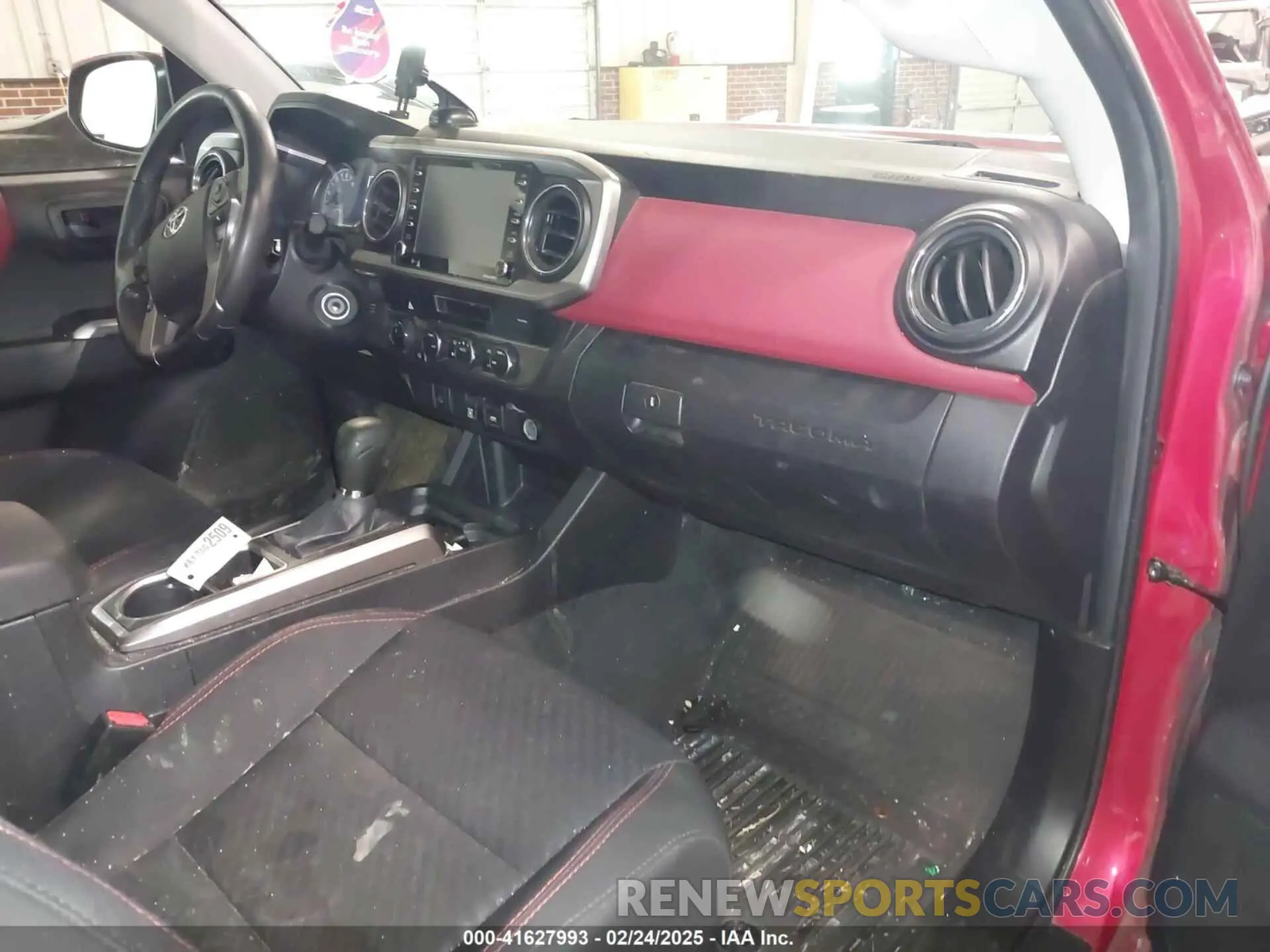 5 fotografías del automóvil dañado 3TYCZ5AN6NT087101 TOYOTA TACOMA 2022