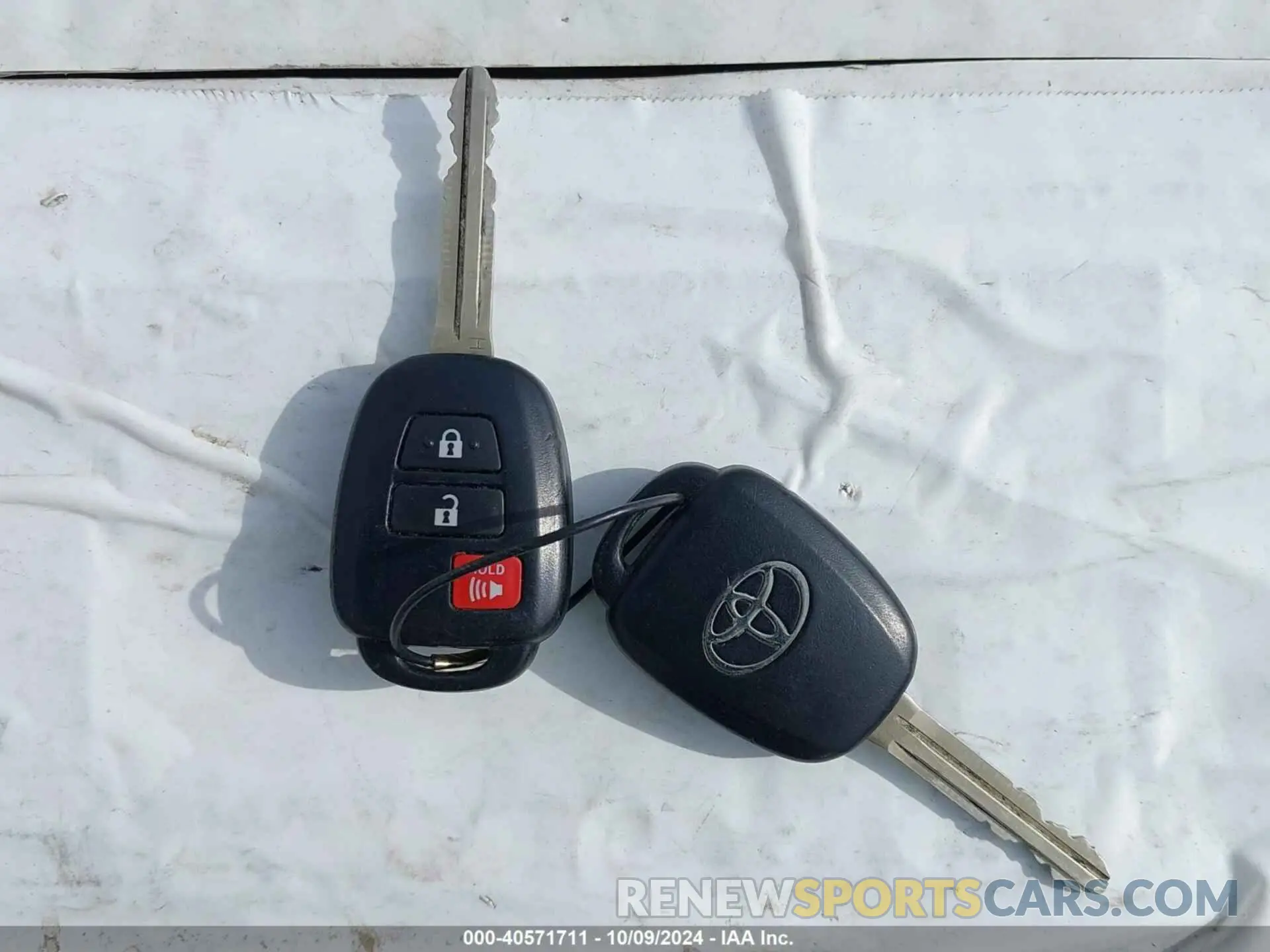 11 fotografías del automóvil dañado 3TYCZ5AN6NT094727 TOYOTA TACOMA 2022