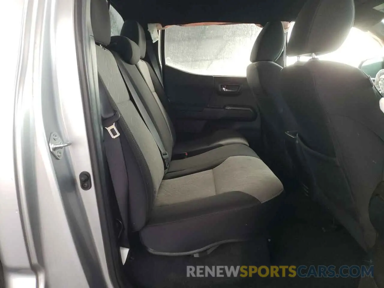 11 fotografías del automóvil dañado 3TYCZ5AN8NT103234 TOYOTA TACOMA 2022