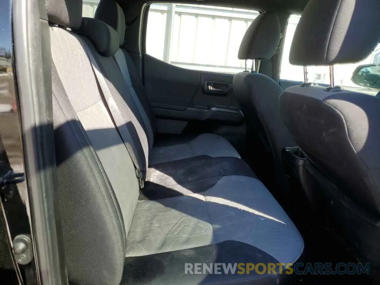 10 fotografías del automóvil dañado 3TYCZ5AN9NT096598 TOYOTA TACOMA 2022