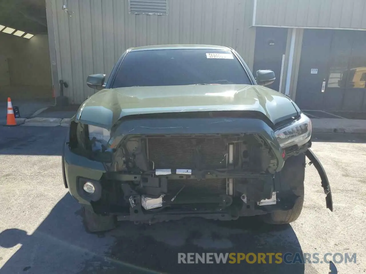 5 fotografías del automóvil dañado 3TYCZ5ANXNT076604 TOYOTA TACOMA 2022
