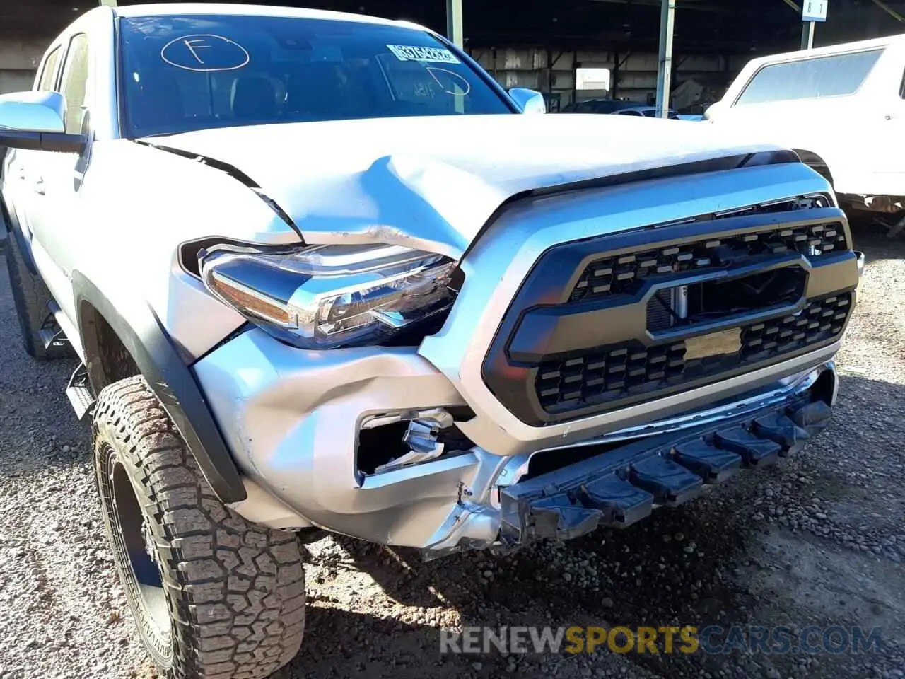 9 fotografías del automóvil dañado 3TYCZ5ANXNT077557 TOYOTA TACOMA 2022
