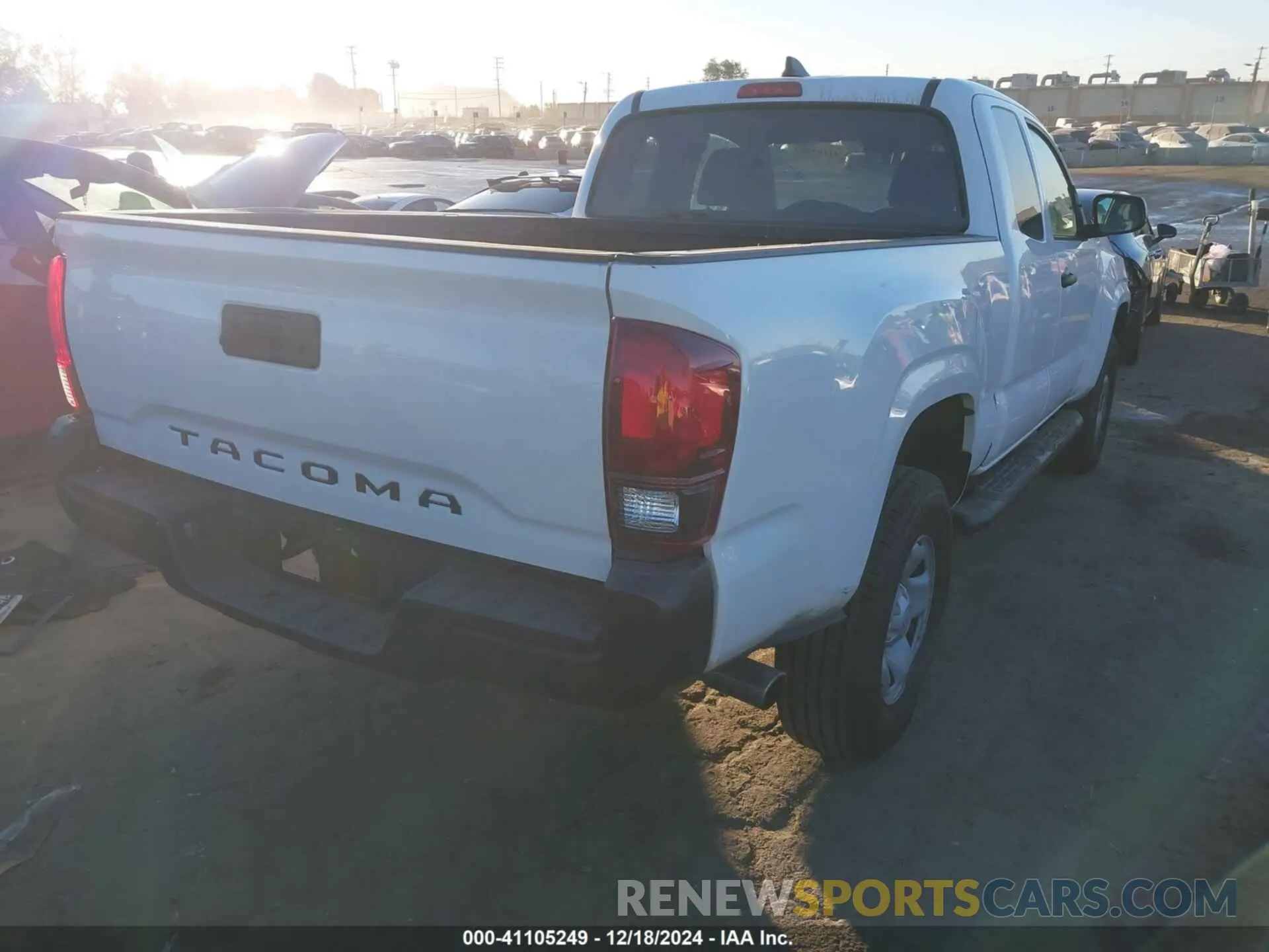 4 fotografías del automóvil dañado 3TYRX5GN4NT066688 TOYOTA TACOMA 2022