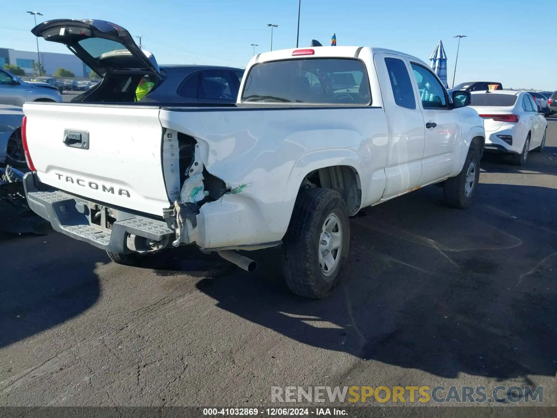 4 fotografías del automóvil dañado 3TYRX5GN7NT054969 TOYOTA TACOMA 2022