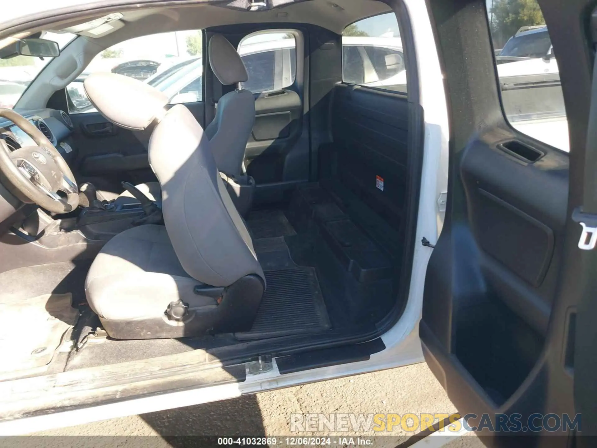 8 fotografías del automóvil dañado 3TYRX5GN7NT054969 TOYOTA TACOMA 2022