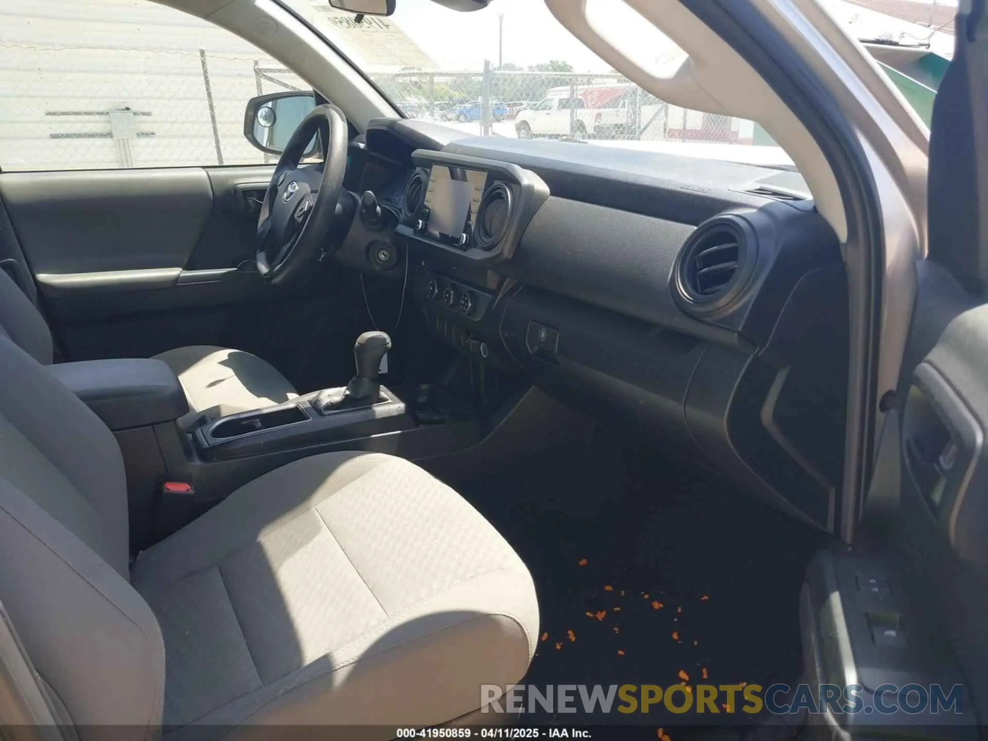 5 fotografías del automóvil dañado 3TYRX5GN8NT040353 TOYOTA TACOMA 2022