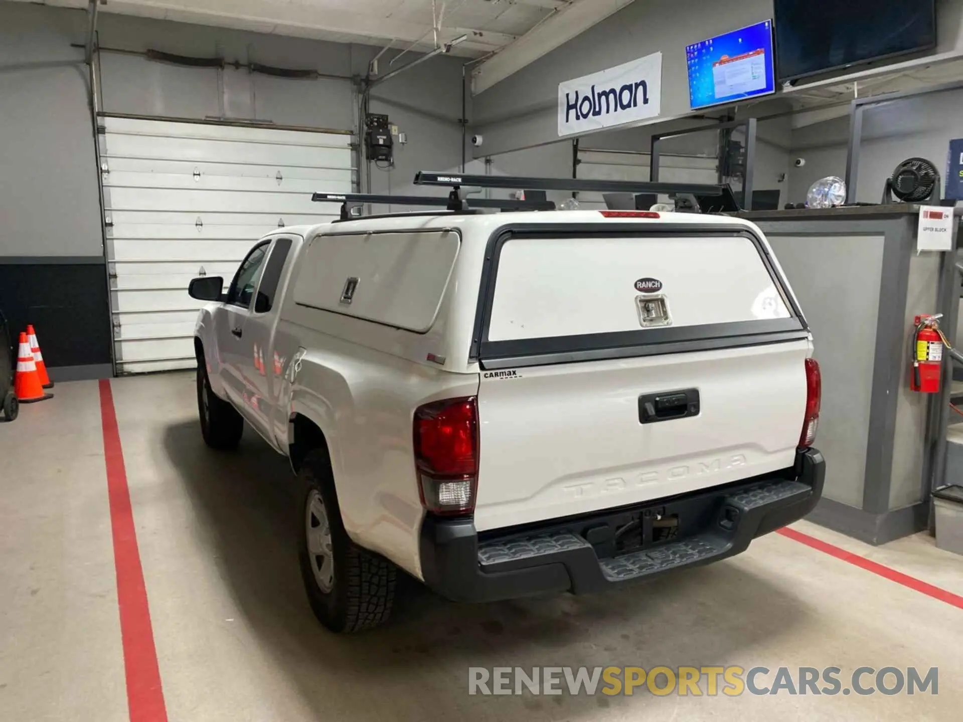 2 fotografías del automóvil dañado 3TYRX5GN8NT059730 TOYOTA TACOMA 2022
