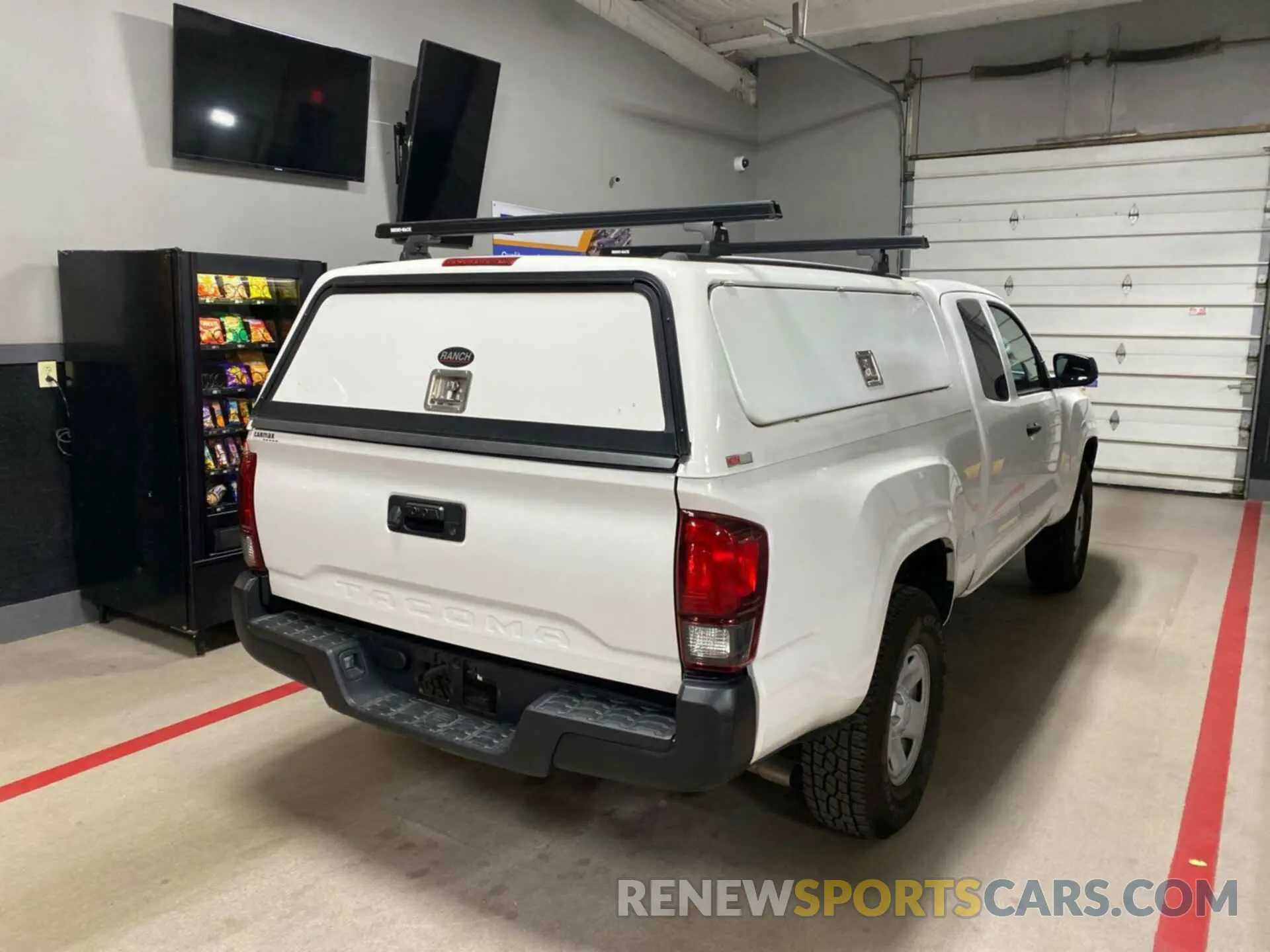 4 fotografías del automóvil dañado 3TYRX5GN8NT059730 TOYOTA TACOMA 2022