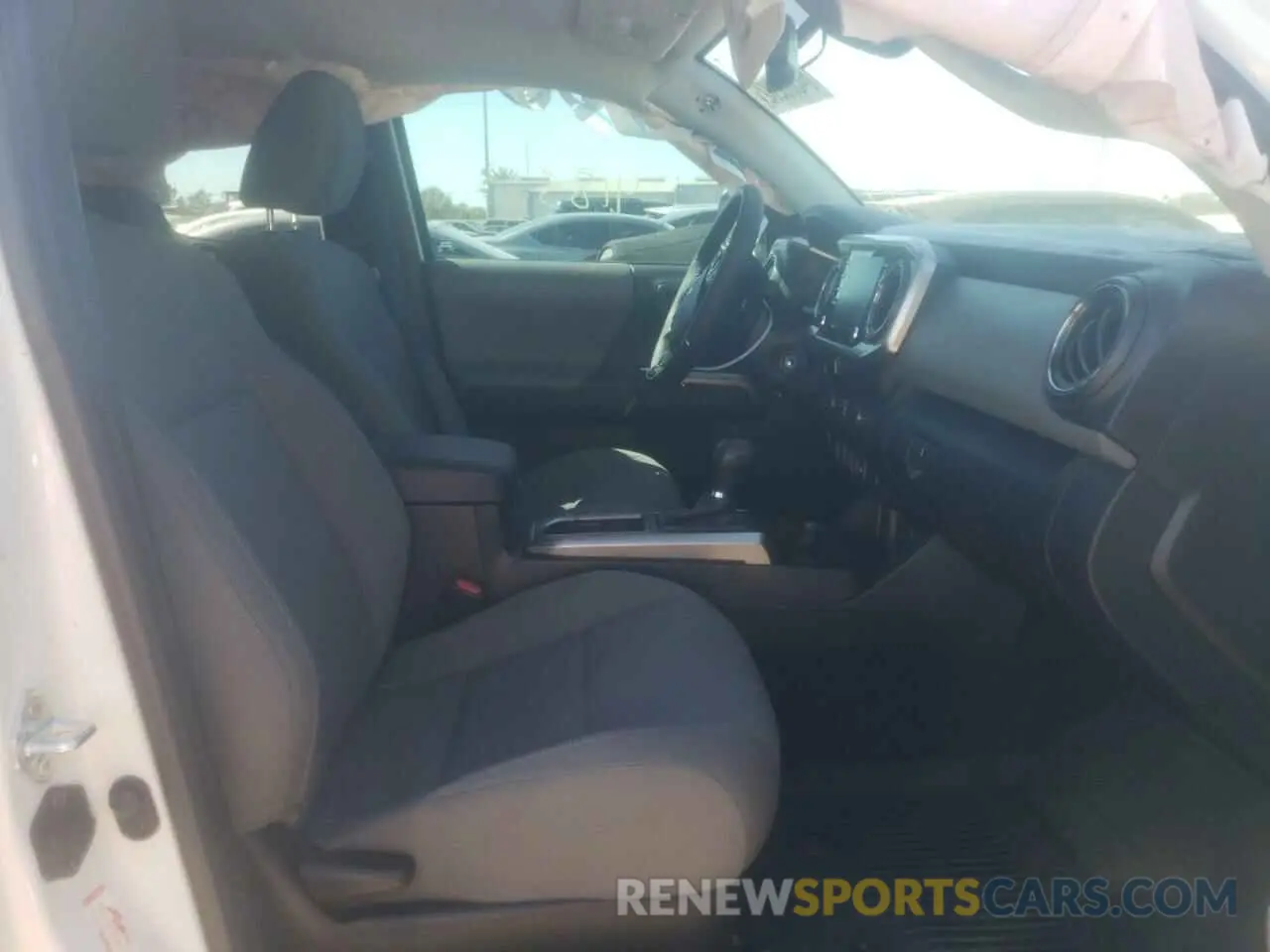 5 fotografías del automóvil dañado 3TYRZ5CN2NT021006 TOYOTA TACOMA 2022
