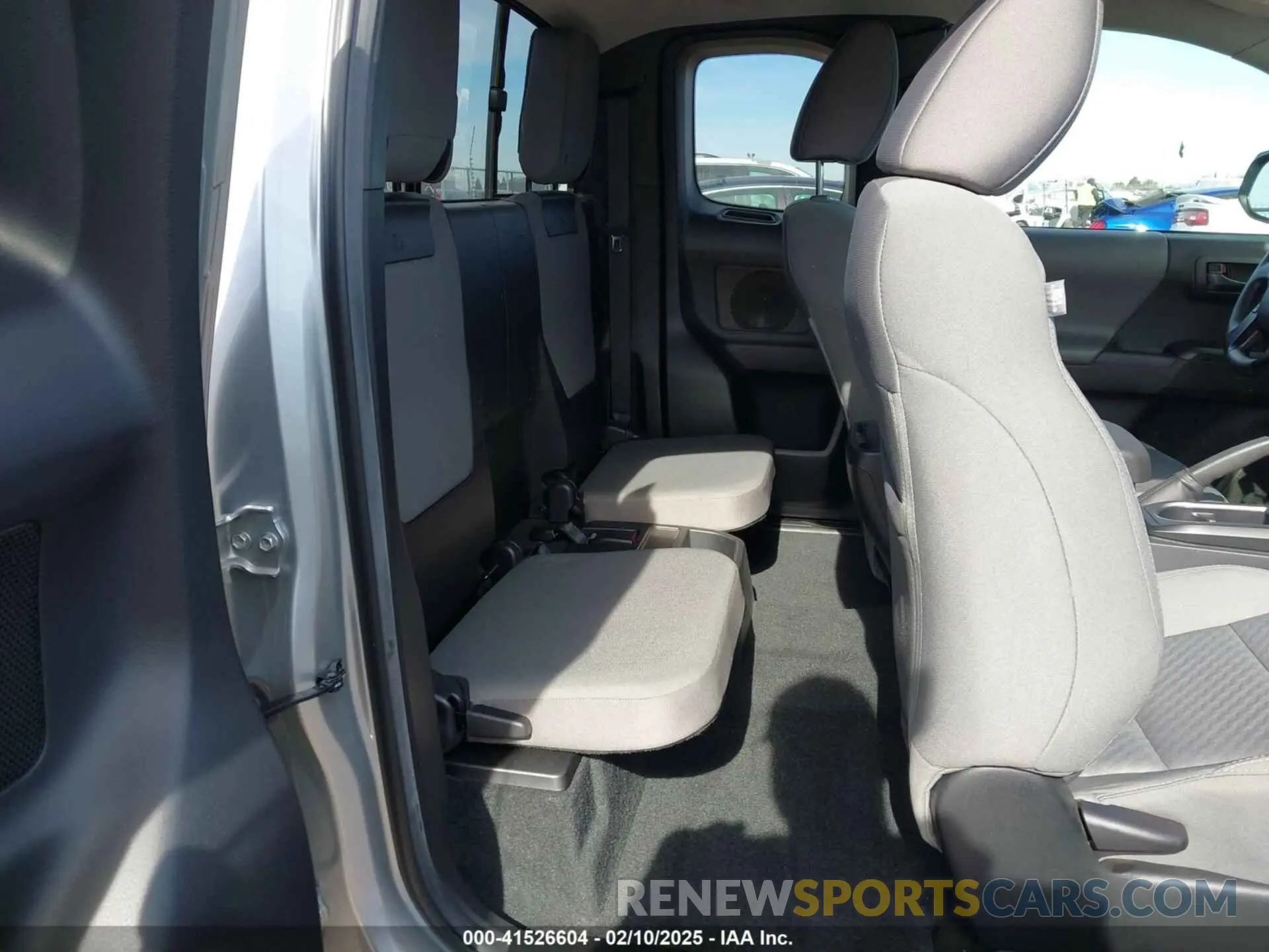 8 fotografías del automóvil dañado 3TYRZ5CN3NT023606 TOYOTA TACOMA 2022