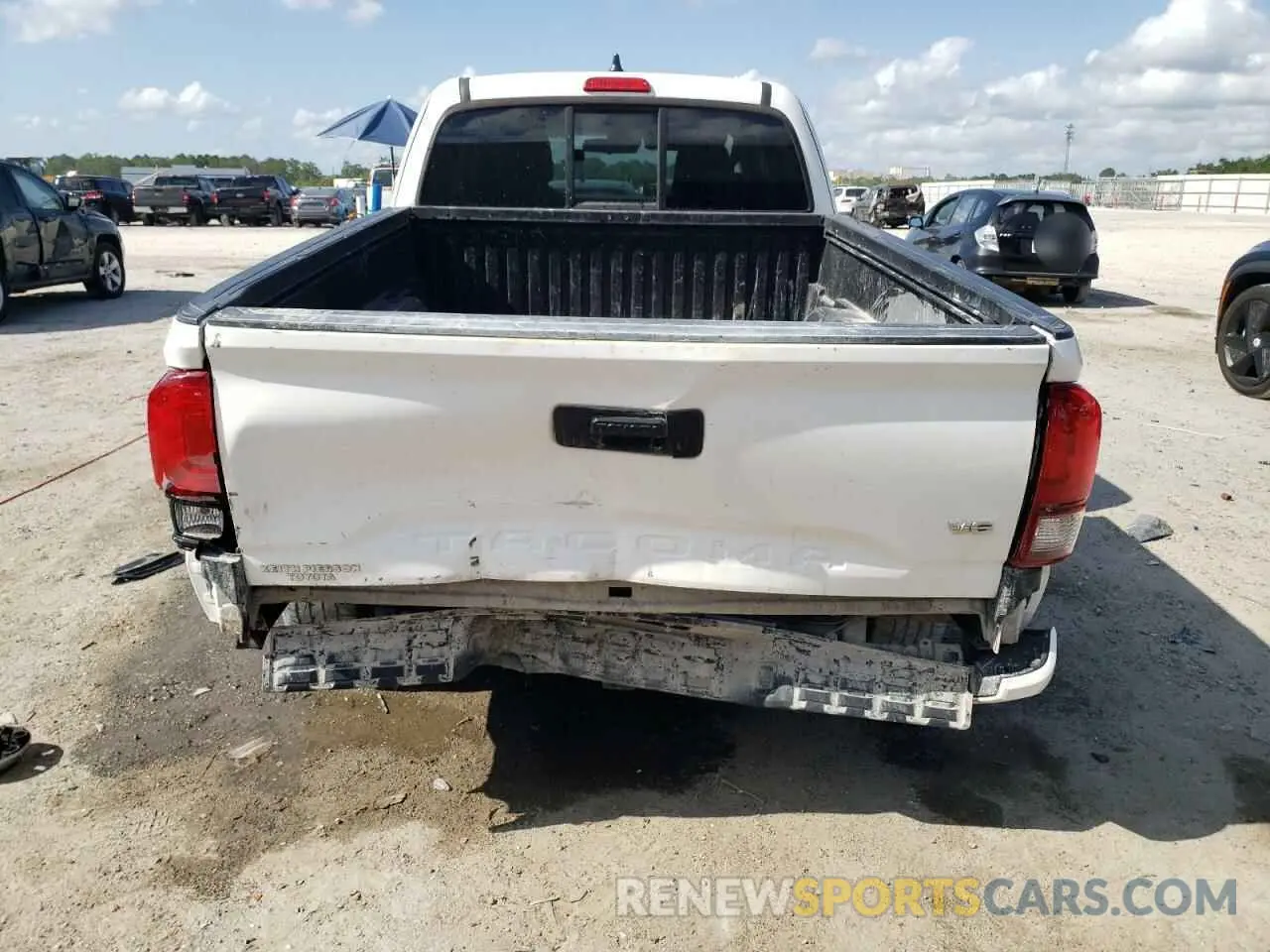 6 fotografías del automóvil dañado 3TYRZ5CN9NT020581 TOYOTA TACOMA 2022