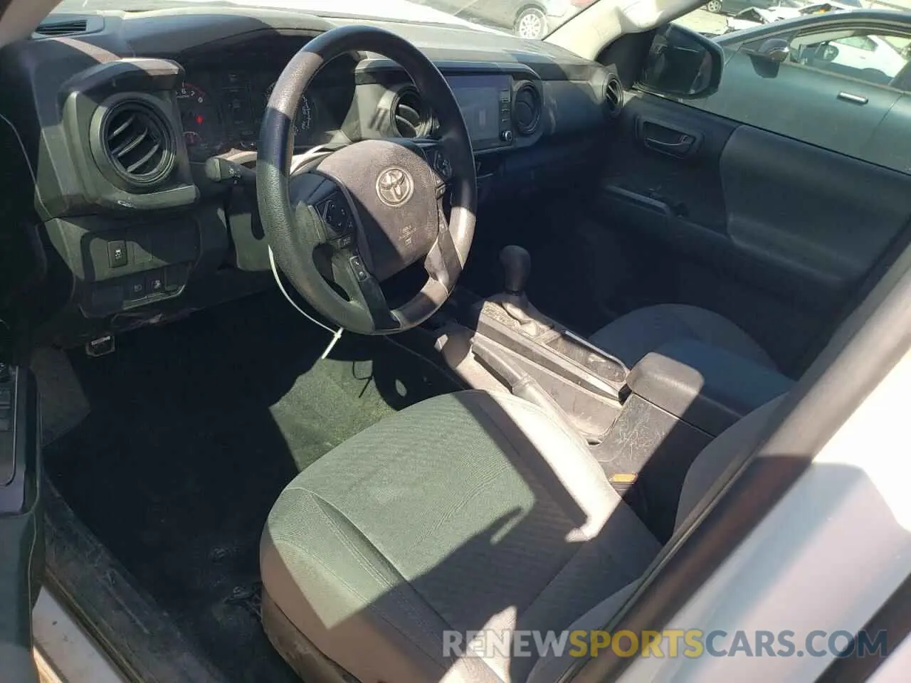 8 fotografías del automóvil dañado 3TYRZ5CN9NT020581 TOYOTA TACOMA 2022