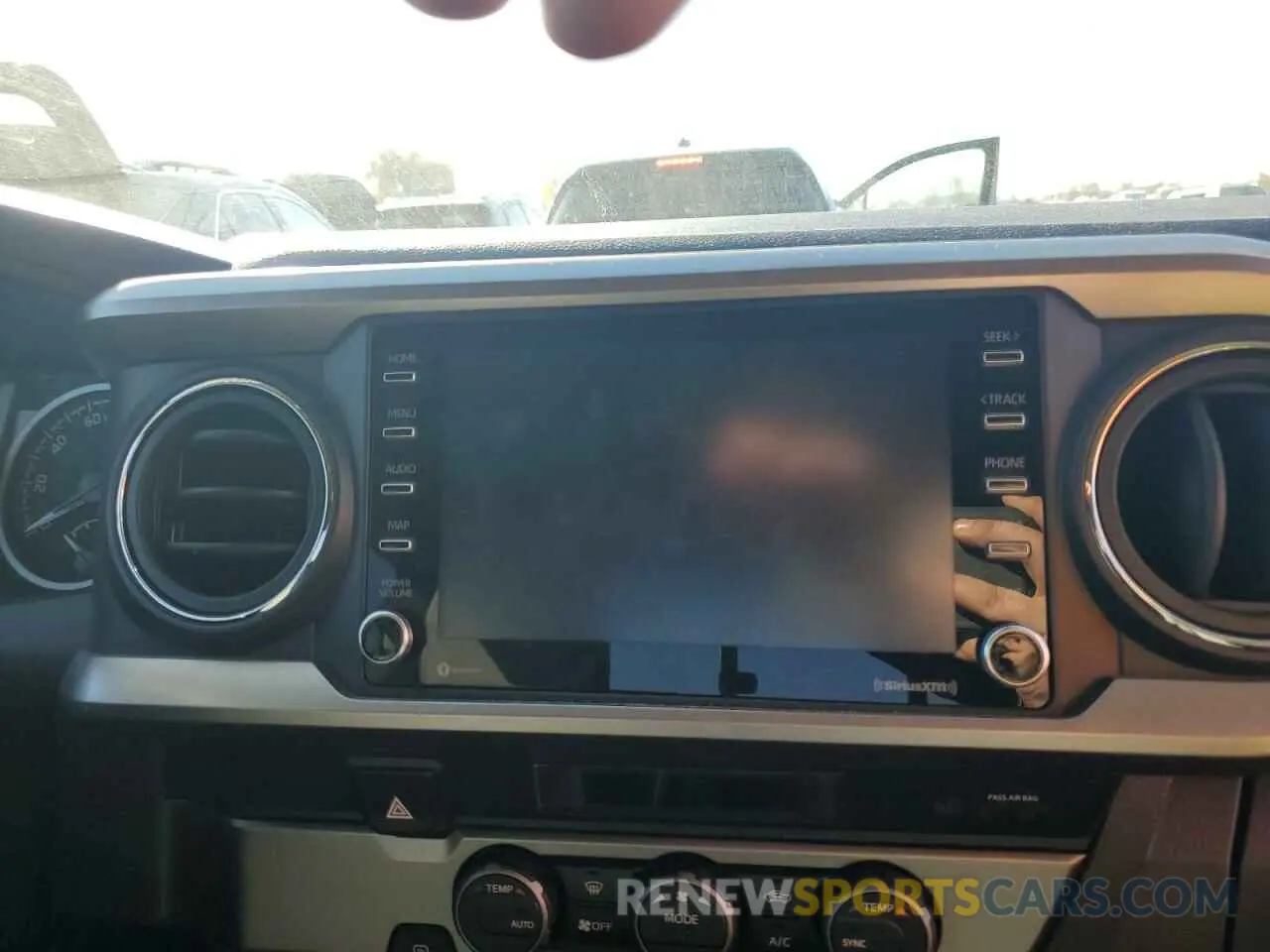 9 fotografías del automóvil dañado 3TYRZ5CN9NT021049 TOYOTA TACOMA 2022