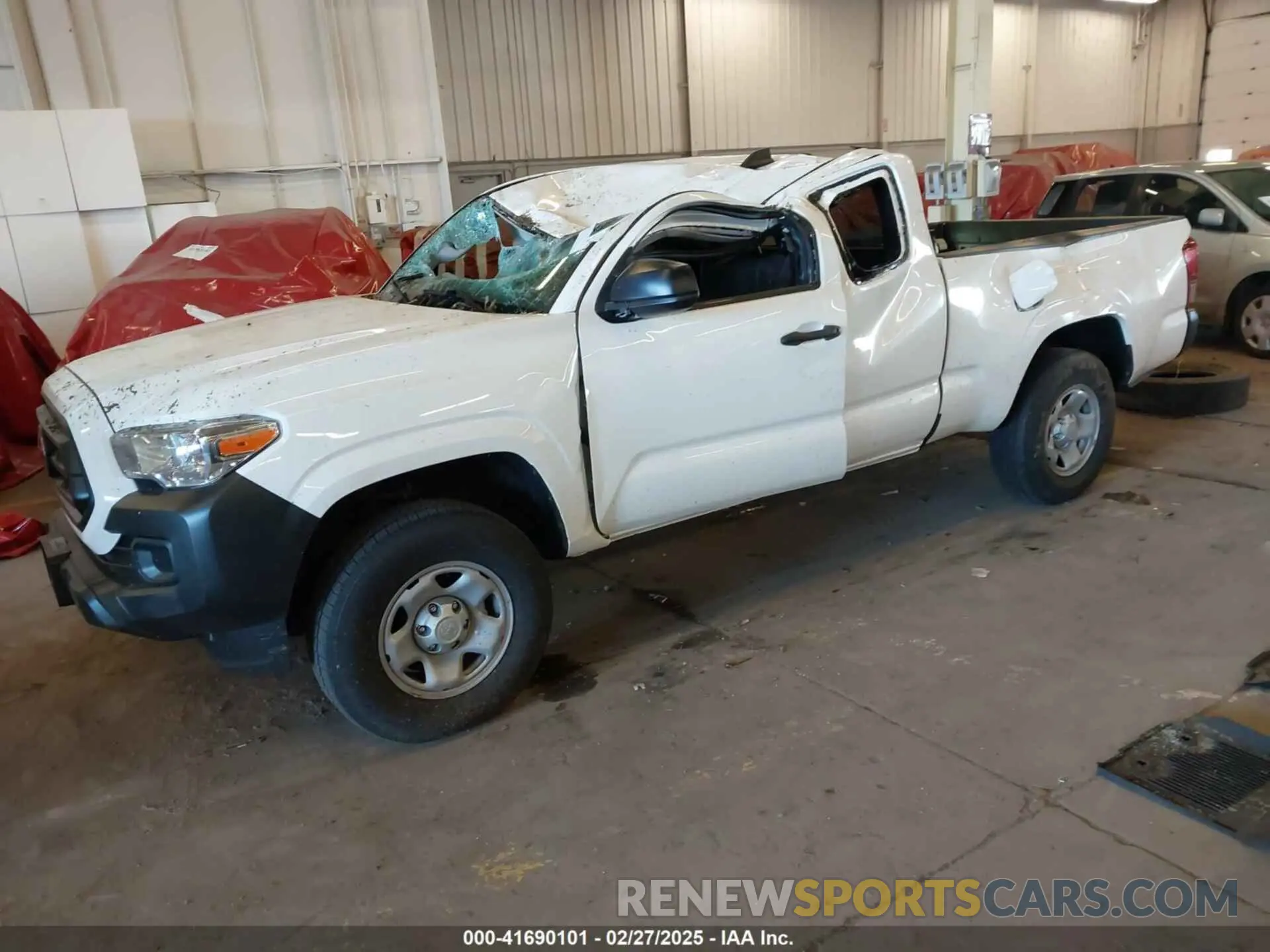 2 fotografías del automóvil dañado 3TYSX5EN5NT011641 TOYOTA TACOMA 2022