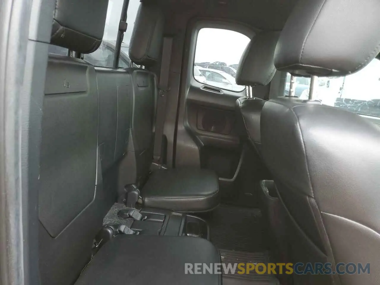 10 fotografías del automóvil dañado 3TYSZ5AN3NT057811 TOYOTA TACOMA 2022
