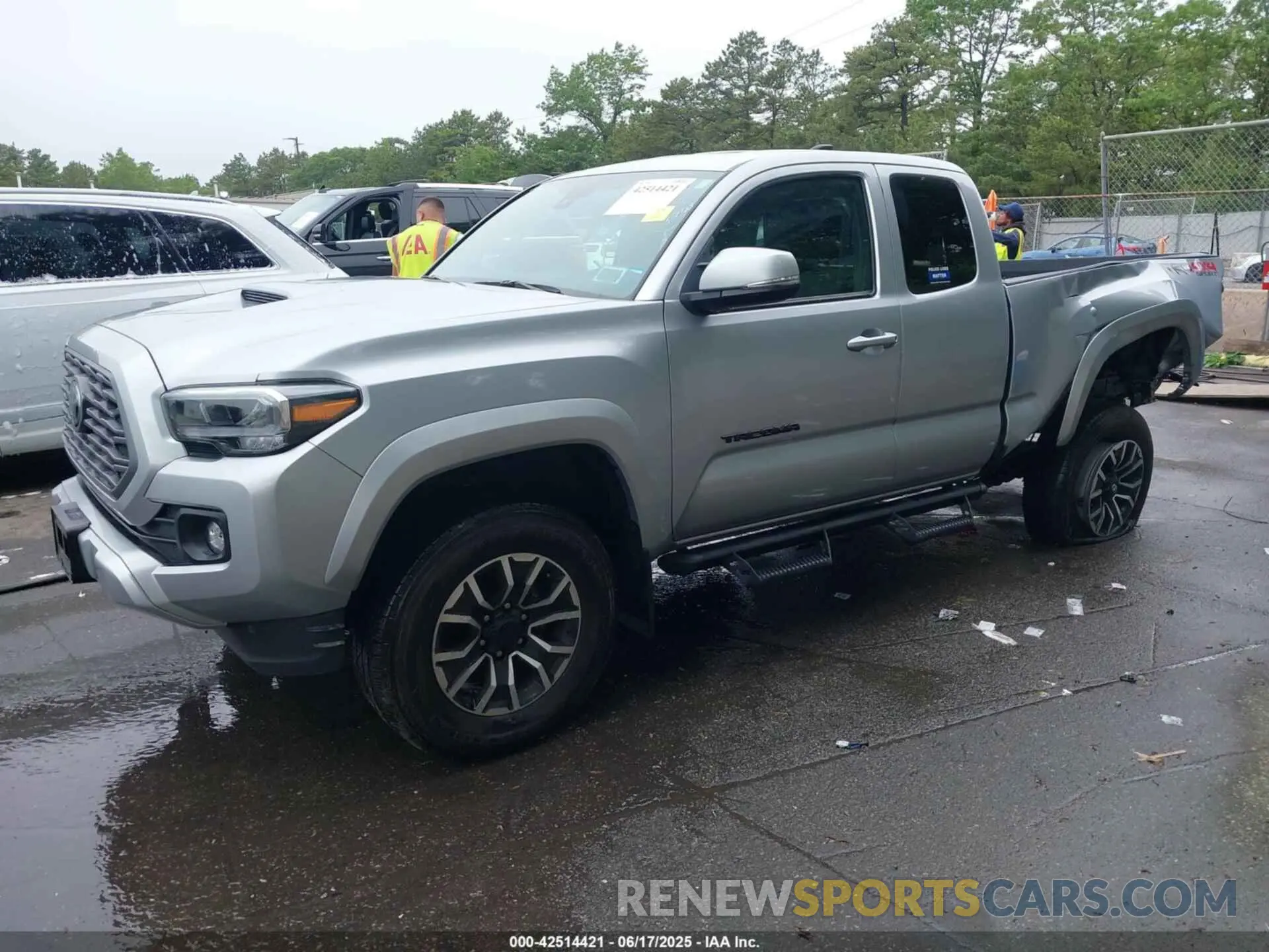 2 fotografías del automóvil dañado 3TYSZ5AN3NT067786 TOYOTA TACOMA 2022