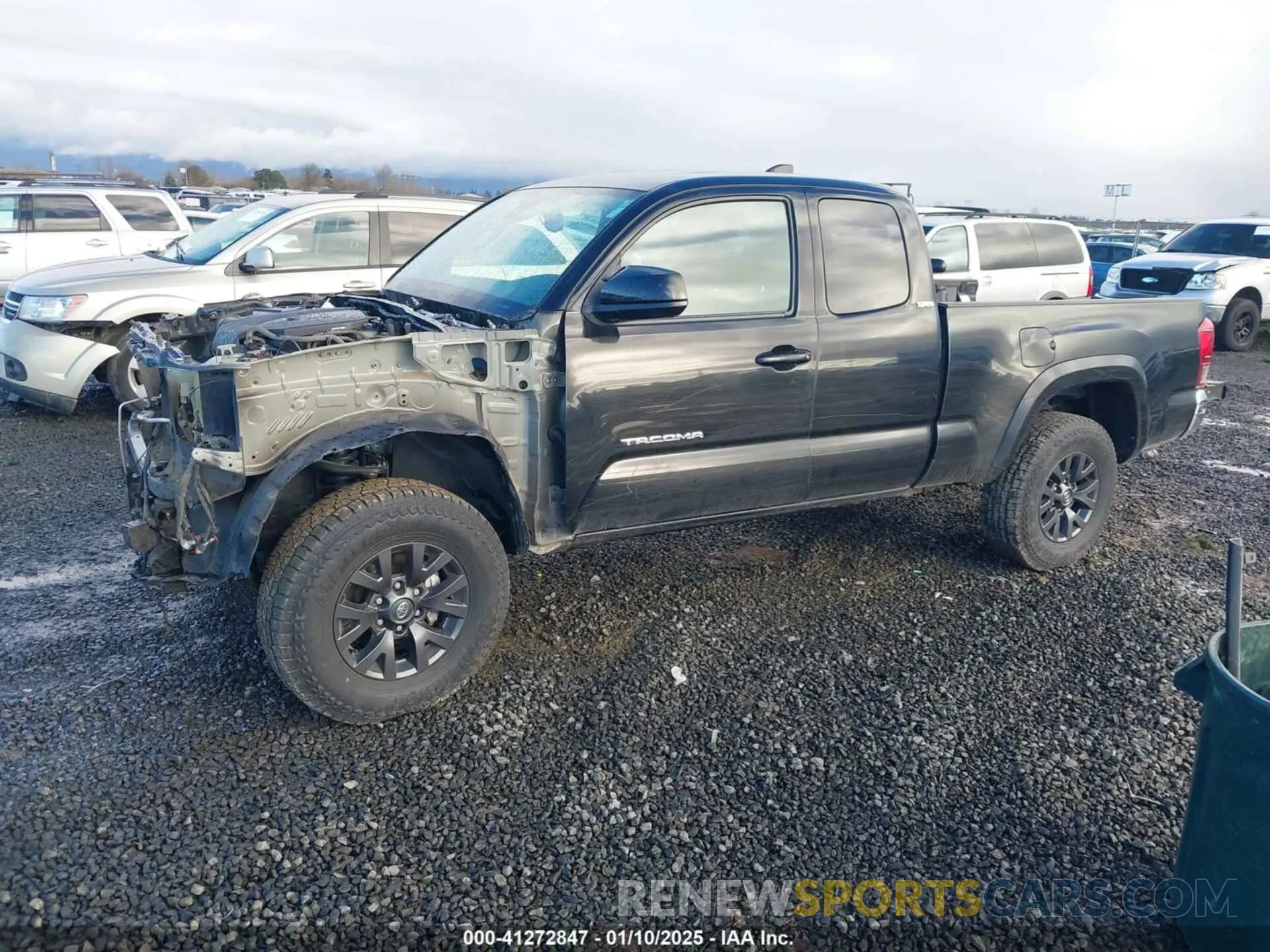 2 fotografías del automóvil dañado 3TYSZ5AN3NT076472 TOYOTA TACOMA 2022