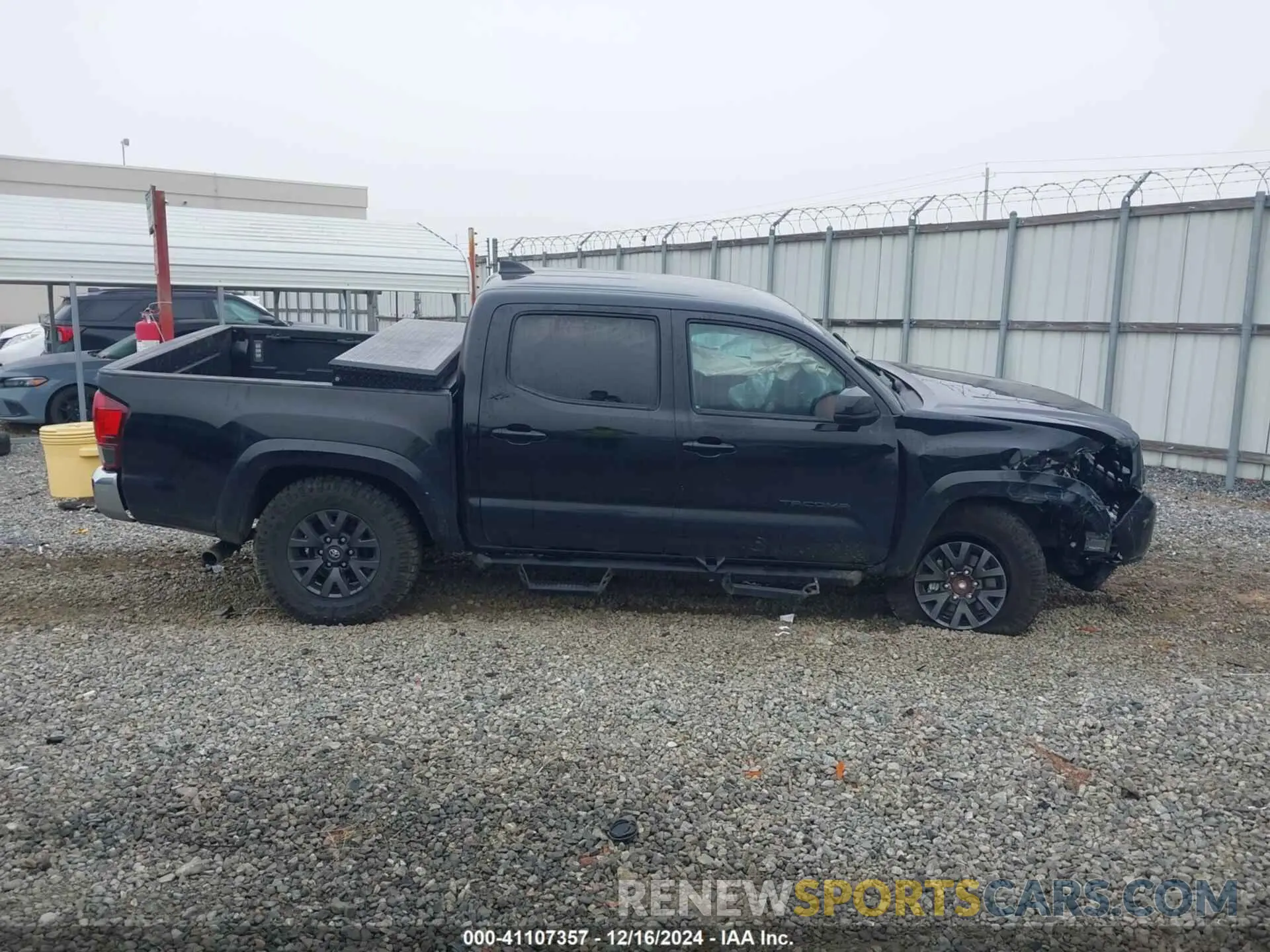 13 fotografías del automóvil dañado 3TMAZ5CN0PM210832 TOYOTA TACOMA 2023