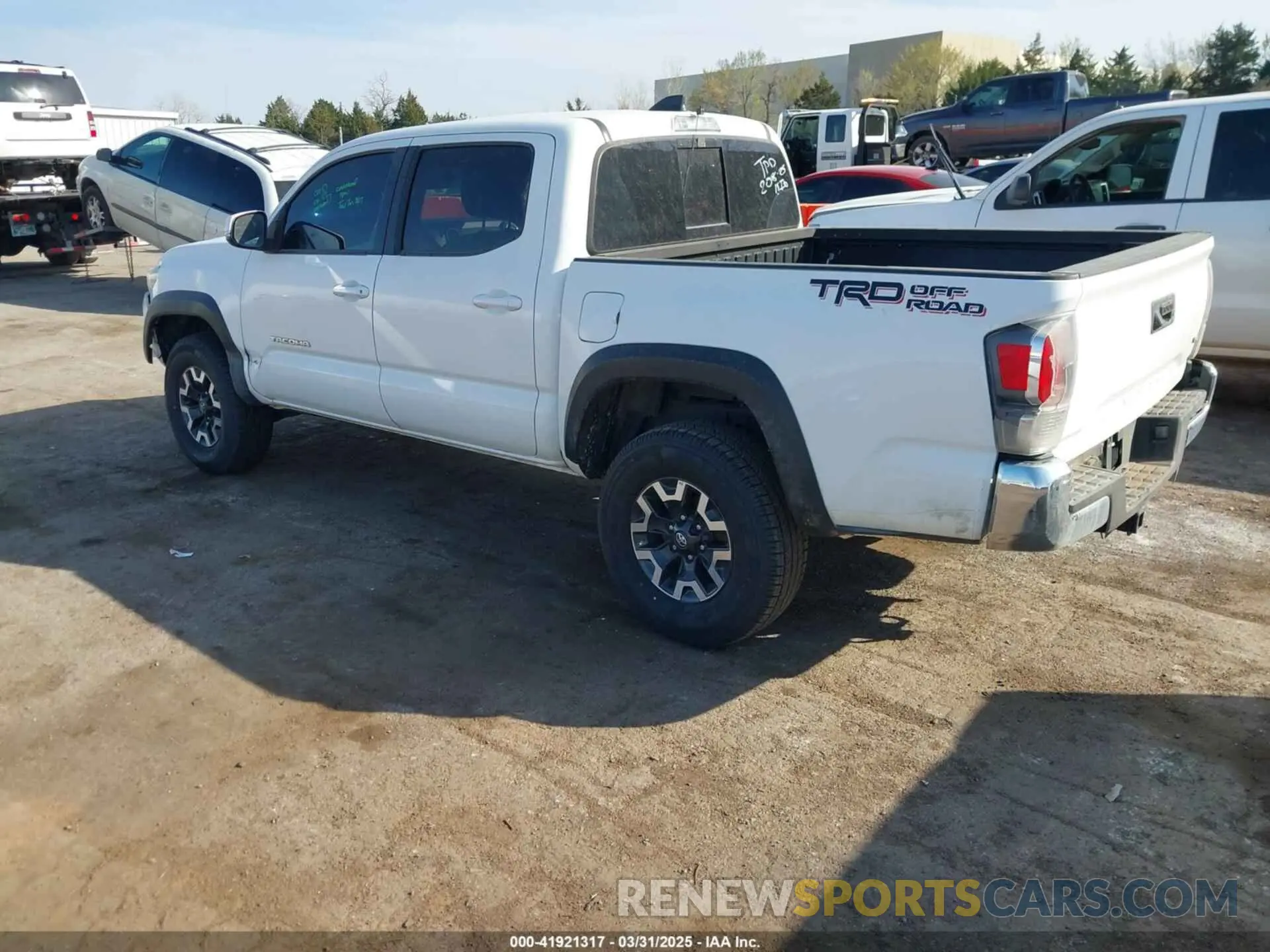 3 fotografías del automóvil dañado 3TMAZ5CN0PM211463 TOYOTA TACOMA 2023