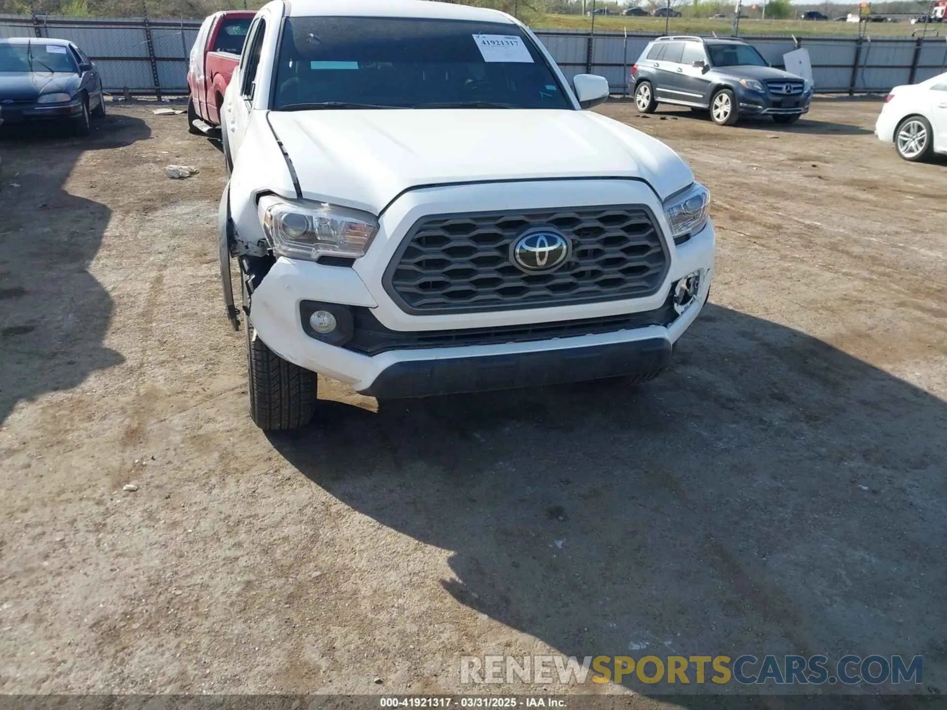 6 fotografías del automóvil dañado 3TMAZ5CN0PM211463 TOYOTA TACOMA 2023